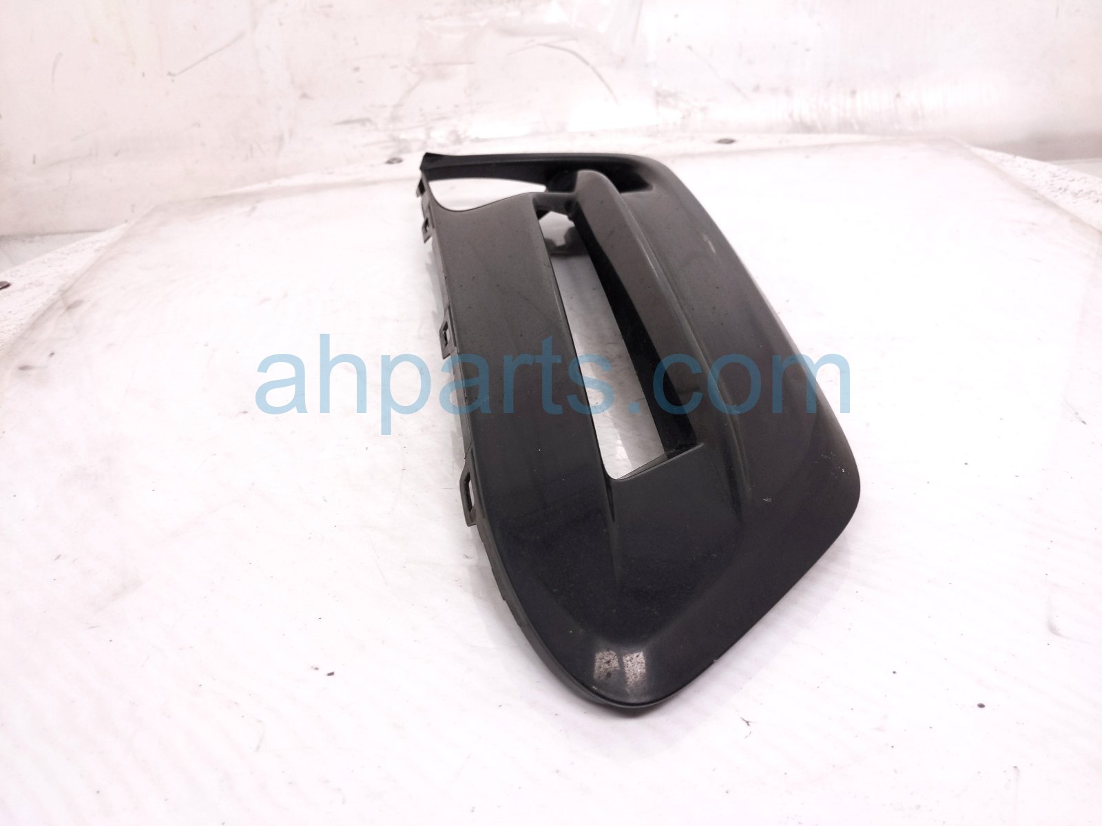 2019 Honda Accord Front Passenger Fog Light Bezel Grille 71102 TVA A10 Replacement 2019 Honda Accord Front Passenger Fog Light Bezel Grille 71102 TVA A10 Replacement thumbnail