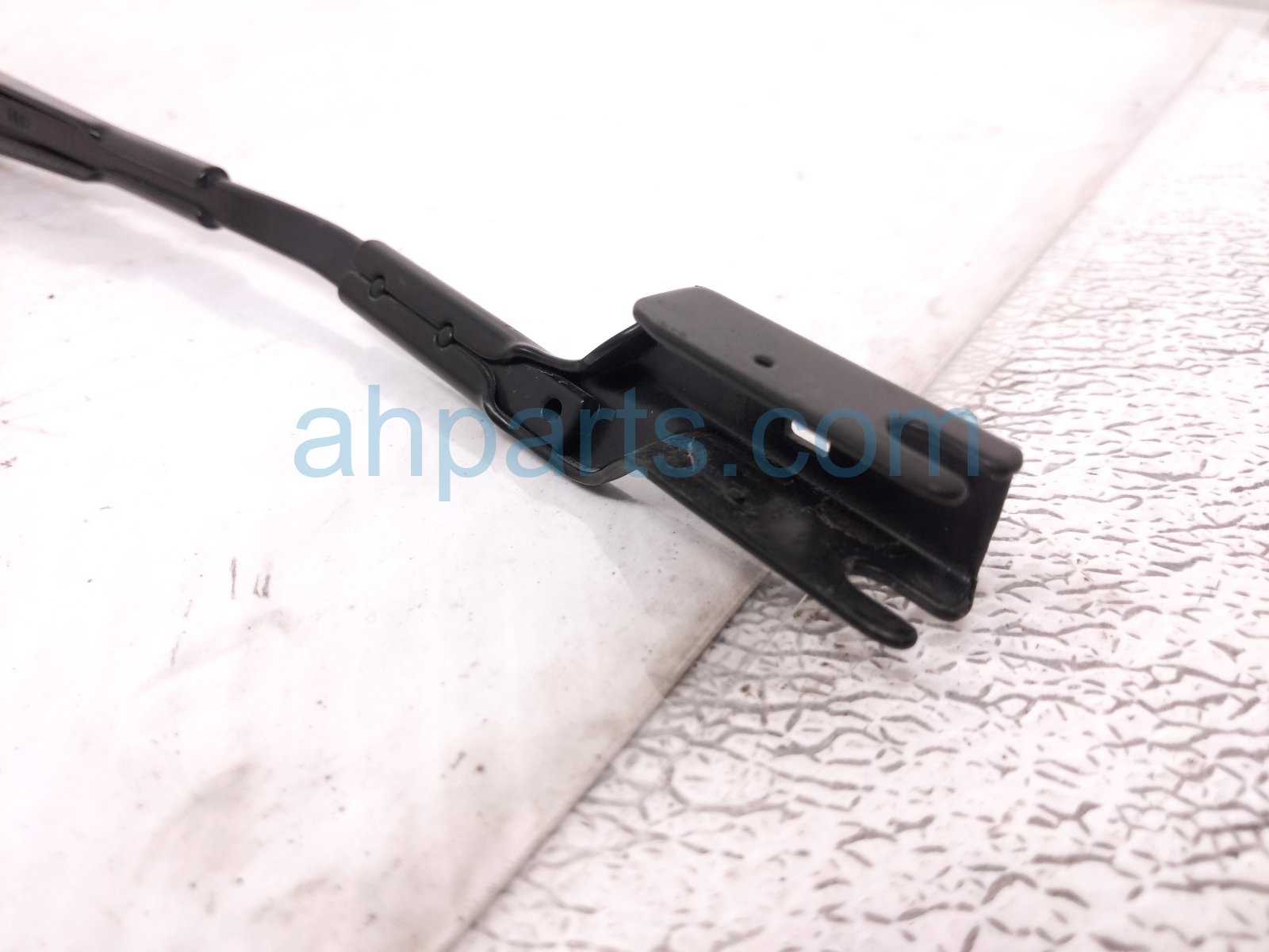 2025 Subaru Outback Legacy Windshield Rear Wiper Arm 86532AN08A Replacement 2025 Subaru Outback Legacy Windshield Rear Wiper Arm 86532AN08A Replacement thumbnail