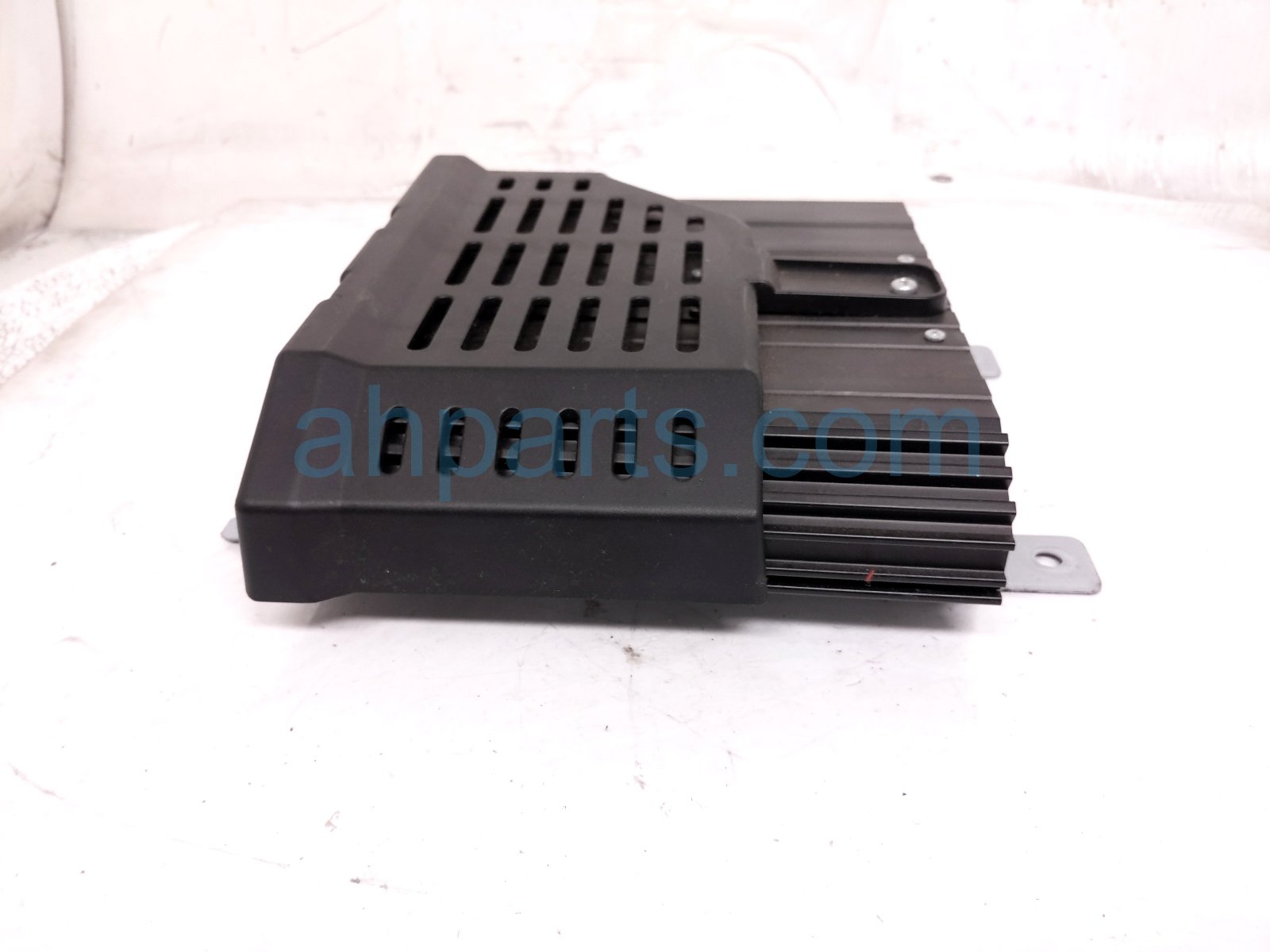 2015 Mitsubishi Lancermit Audio Amplifier 28061W002P Replacement 2015 Mitsubishi Lancermit Audio Amplifier 28061W002P Replacement thumbnail