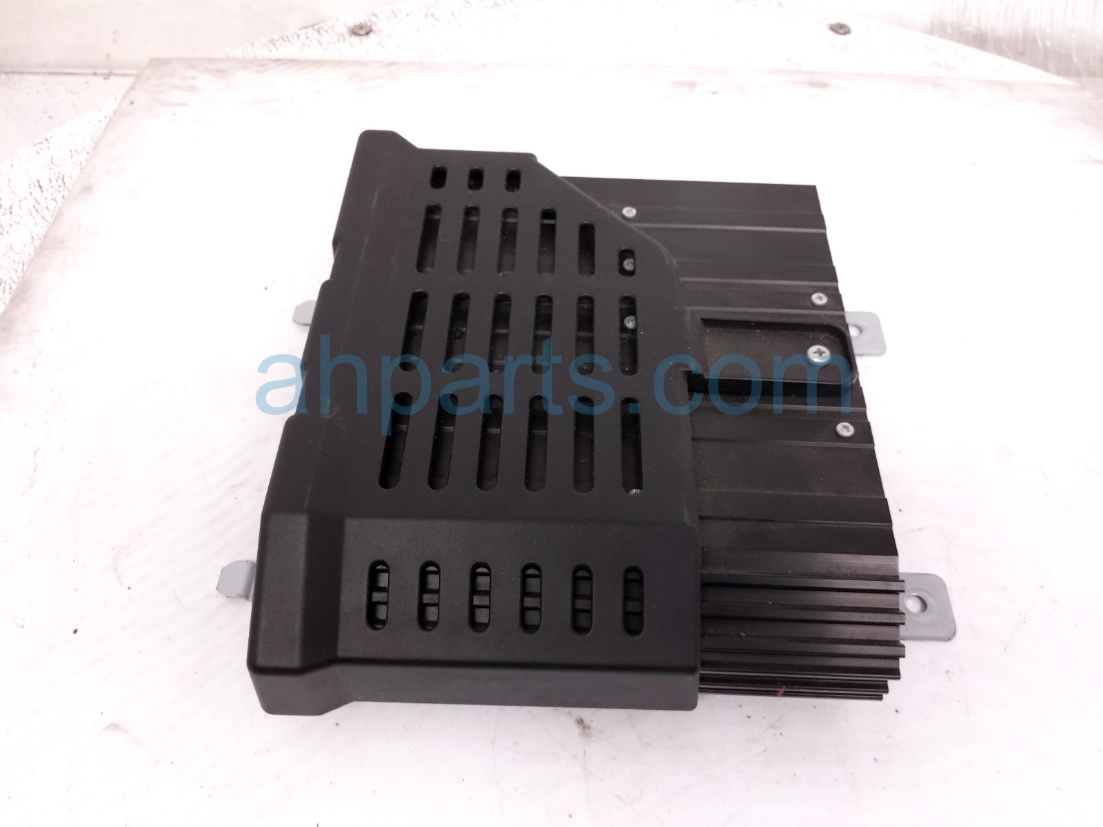 2015 Mitsubishi Lancermit Audio Amplifier 28061W002P Replacement 2015 Mitsubishi Lancermit Audio Amplifier 28061W002P Replacement thumbnail