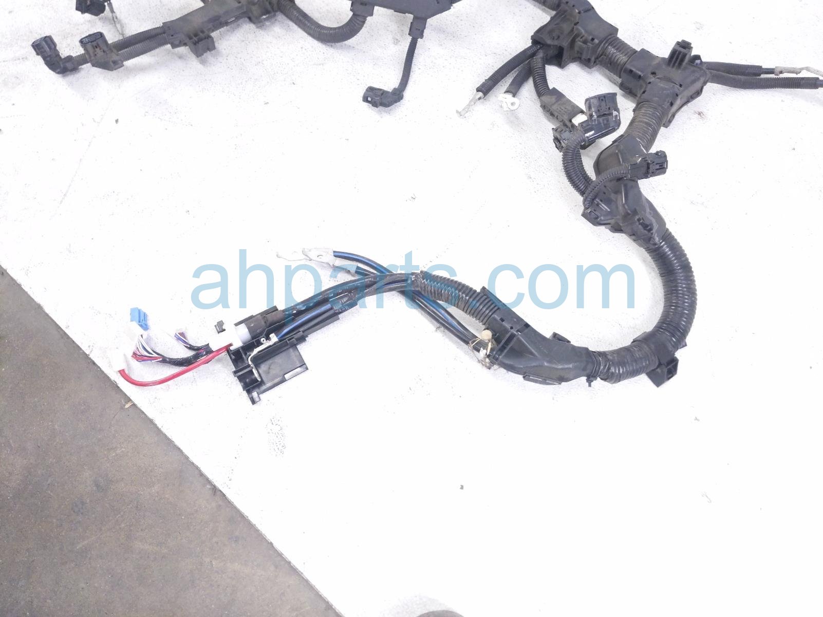 2021 Toyota Highlander Engine Wire Harness 2.5l Hyb Awd 82121 0E350 Replacement 2021 Toyota Highlander Engine Wire Harness 2.5l Hyb Awd 82121 0E350 Replacement thumbnail