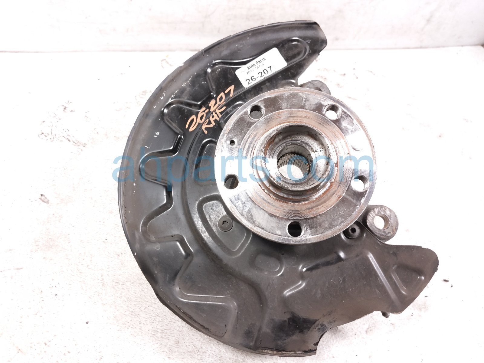 Volkswagen FR/RH SPINDLE KNUCKLE HUB - FWD Volkswagen FR/RH SPINDLE KNUCKLE HUB - FWD
