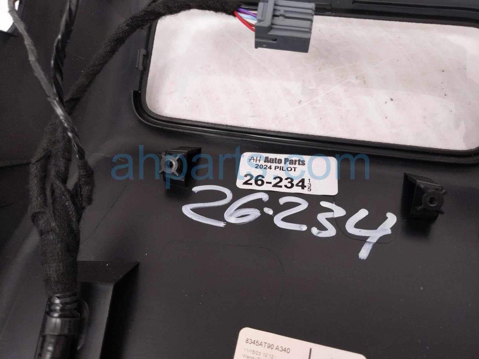 2024 Honda Pilot Center Console Rear Cover 83451 T90 A02ZA Replacement 2024 Honda Pilot Center Console Rear Cover 83451 T90 A02ZA Replacement thumbnail