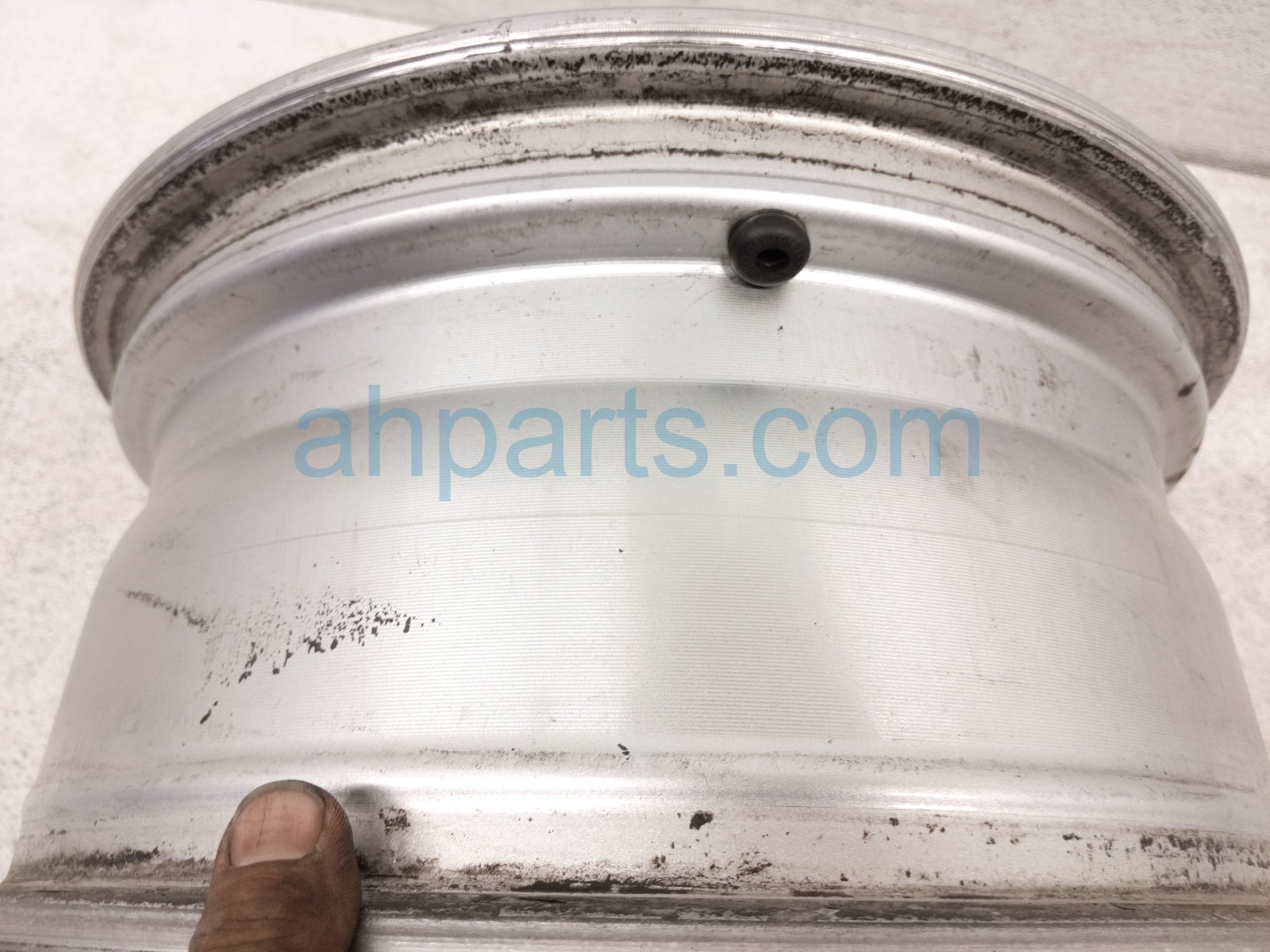 2001 Lexus Ls430 Rear Passenger Wheel / Rim 42611 50300 Replacement 2001 Lexus Ls430 Rear Passenger Wheel / Rim 42611 50300 Replacement thumbnail