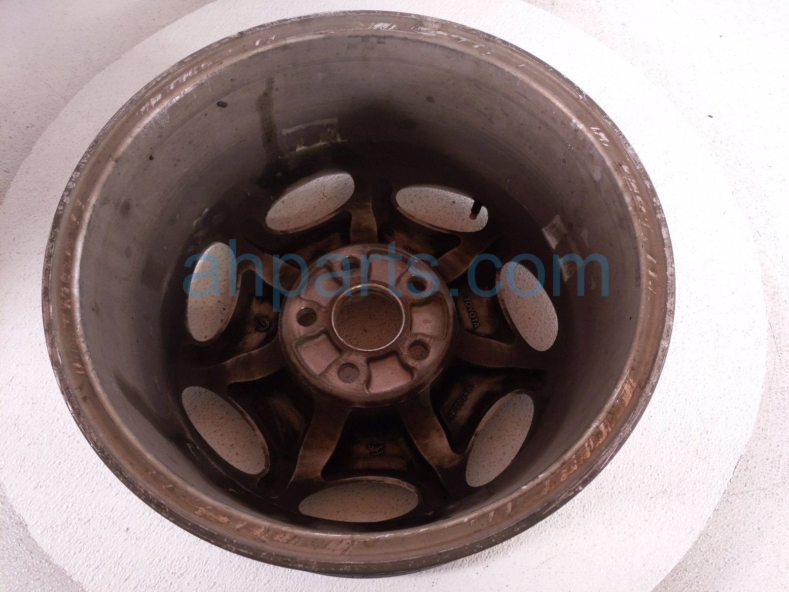 2001 Lexus Ls430 Rear Driver Wheel / Rim 16x7j 42611 50300 Replacement 2001 Lexus Ls430 Rear Driver Wheel / Rim 16x7j 42611 50300 Replacement thumbnail