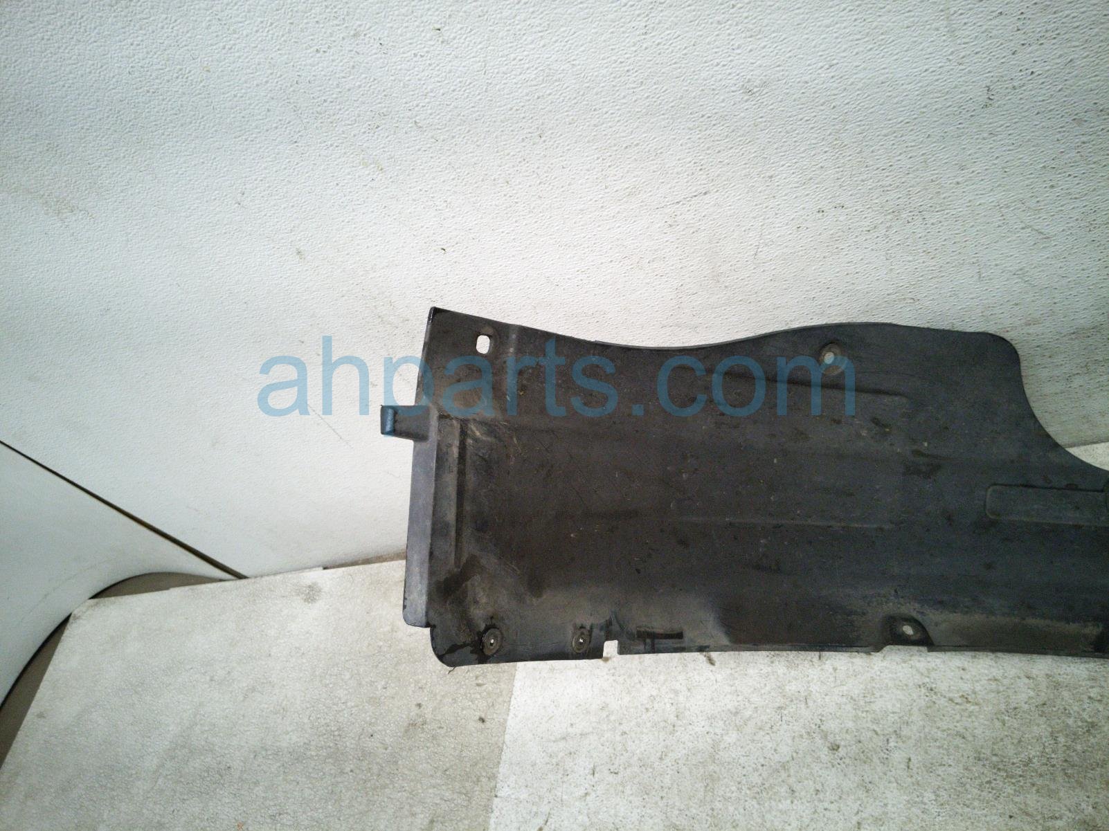 2020 Hyundai Veloster Front Driver Inner Fender Liner 86811 K9000 Replacement 2020 Hyundai Veloster Front Driver Inner Fender Liner 86811 K9000 Replacement thumbnail