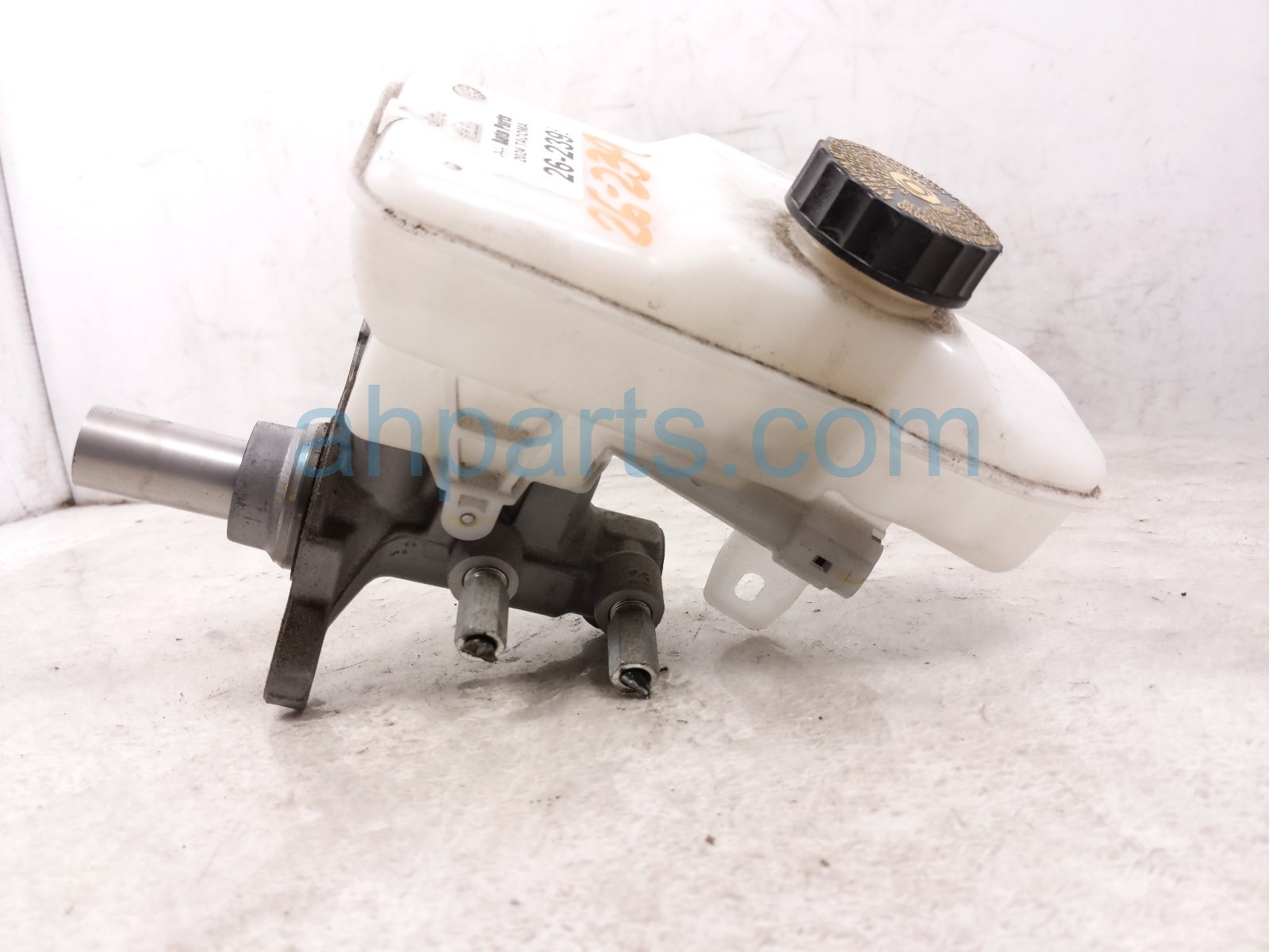 2024 Toyota Tacoma Brake Master Cylinder W/reservoir 47201 AK010 Replacement 2024 Toyota Tacoma Brake Master Cylinder W/reservoir 47201 AK010 Replacement thumbnail