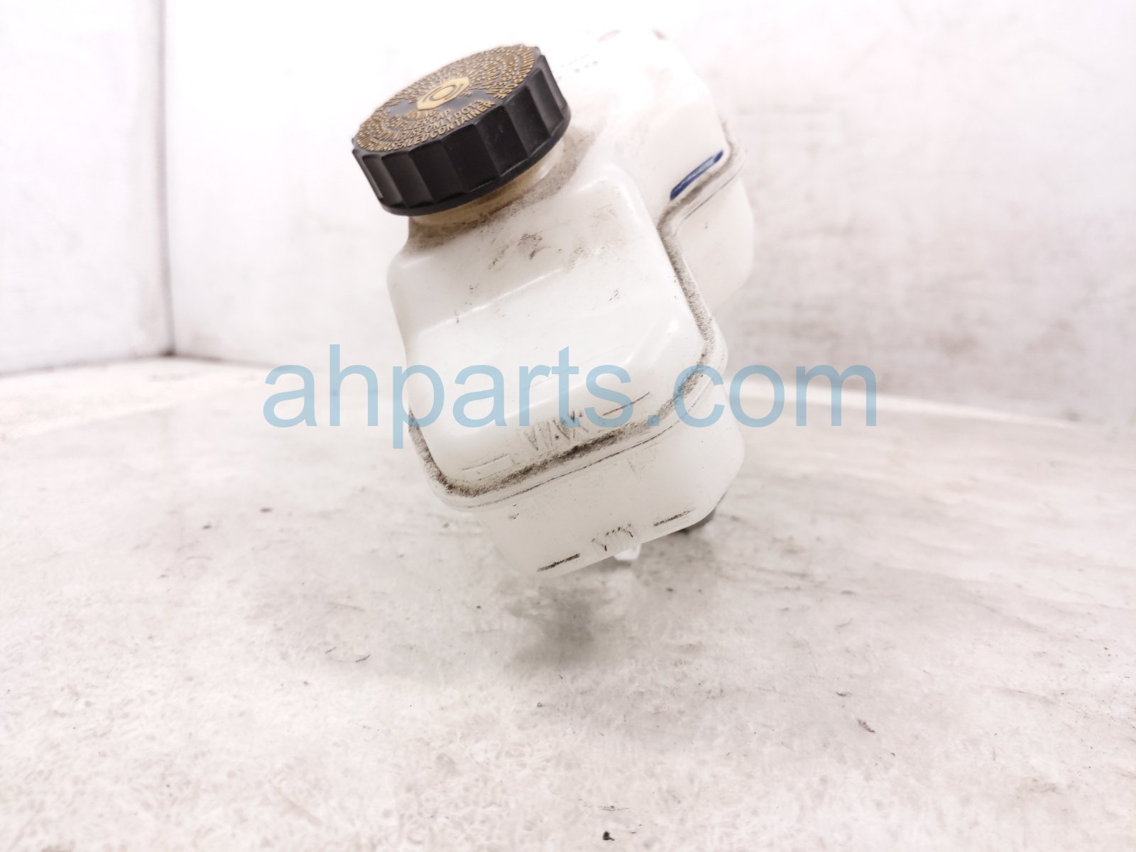 2024 Toyota Tacoma Brake Master Cylinder W/reservoir 47201 AK010 Replacement 2024 Toyota Tacoma Brake Master Cylinder W/reservoir 47201 AK010 Replacement thumbnail