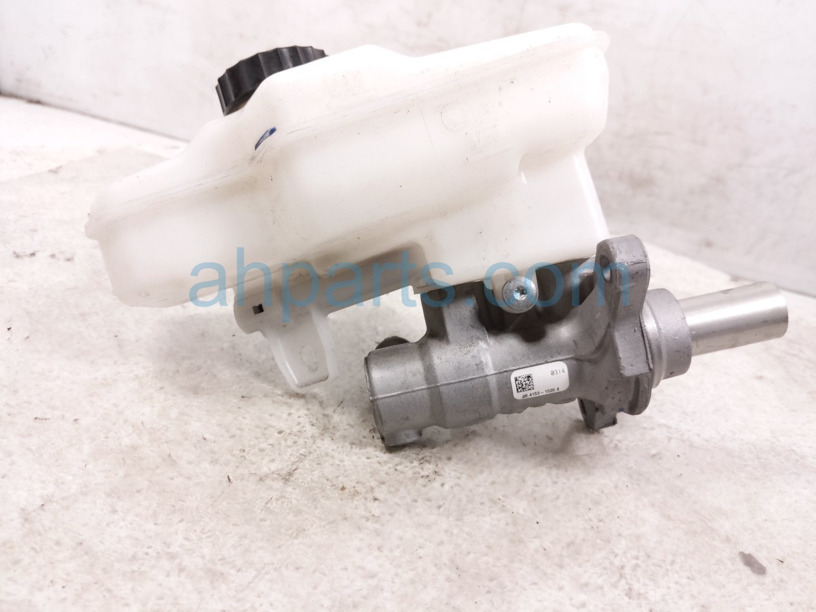 2024 Toyota Tacoma Brake Master Cylinder W/reservoir 47201 AK010 Replacement 2024 Toyota Tacoma Brake Master Cylinder W/reservoir 47201 AK010 Replacement thumbnail
