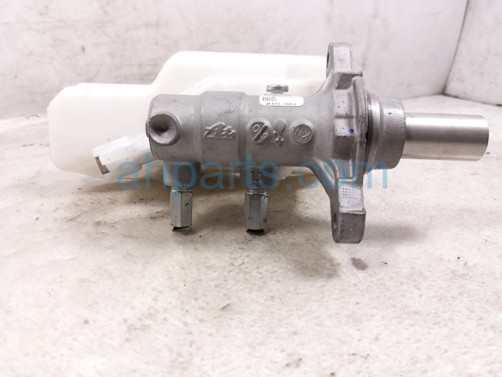 2024 Toyota Tacoma Brake Master Cylinder W/reservoir 47201 AK010 Replacement 2024 Toyota Tacoma Brake Master Cylinder W/reservoir 47201 AK010 Replacement thumbnail