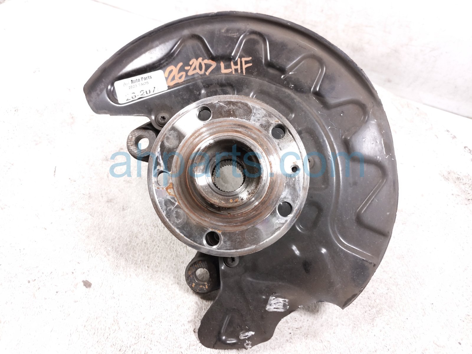 Volkswagen FR/LH SPINDLE KNUCKLE HUB - FWD
