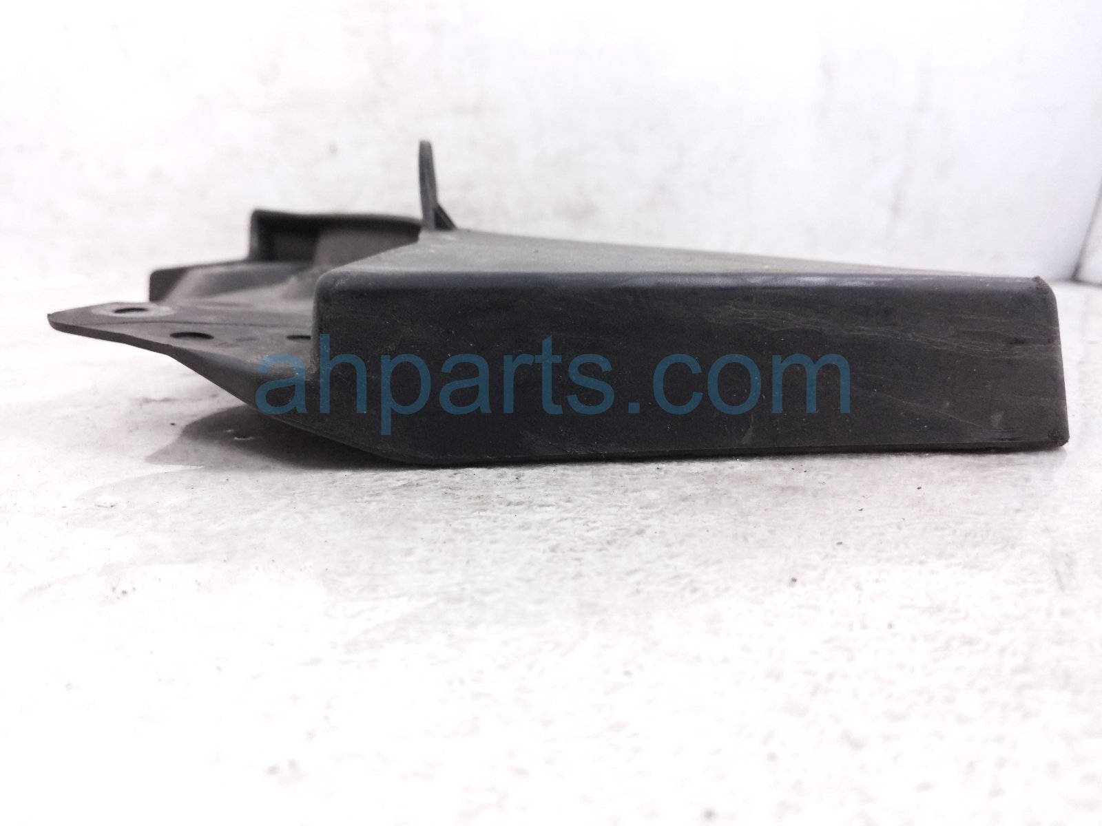 2024 Toyota Tacoma Rear Passenger Mud Flap / Splash Guard 76625 AK010 Replacement 2024 Toyota Tacoma Rear Passenger Mud Flap / Splash Guard 76625 AK010 Replacement thumbnail