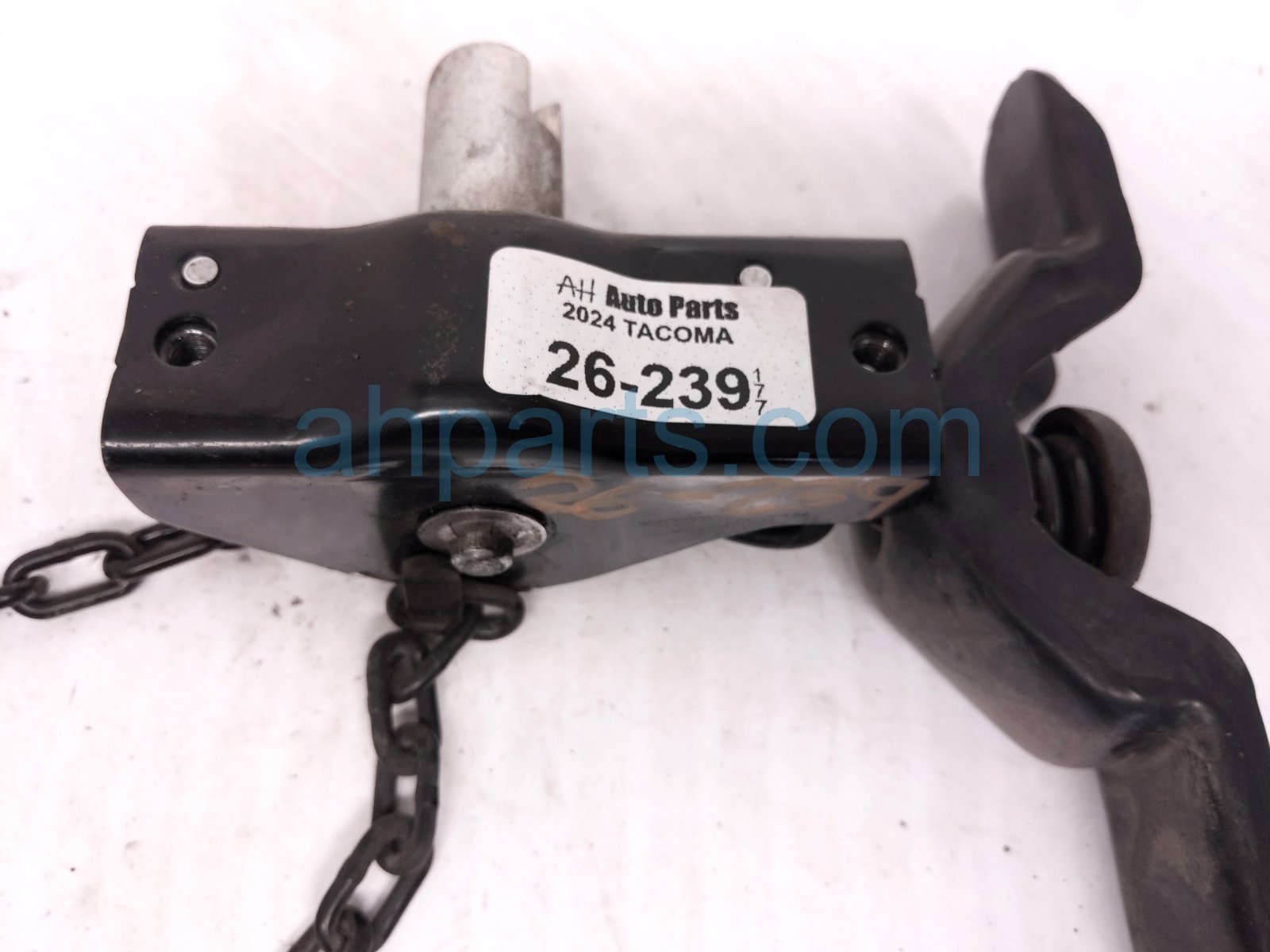 2024 Toyota Tacoma Spare Tire Hoist Carrier Assy 51900 A1010 Replacement 2024 Toyota Tacoma Spare Tire Hoist Carrier Assy 51900 A1010 Replacement thumbnail