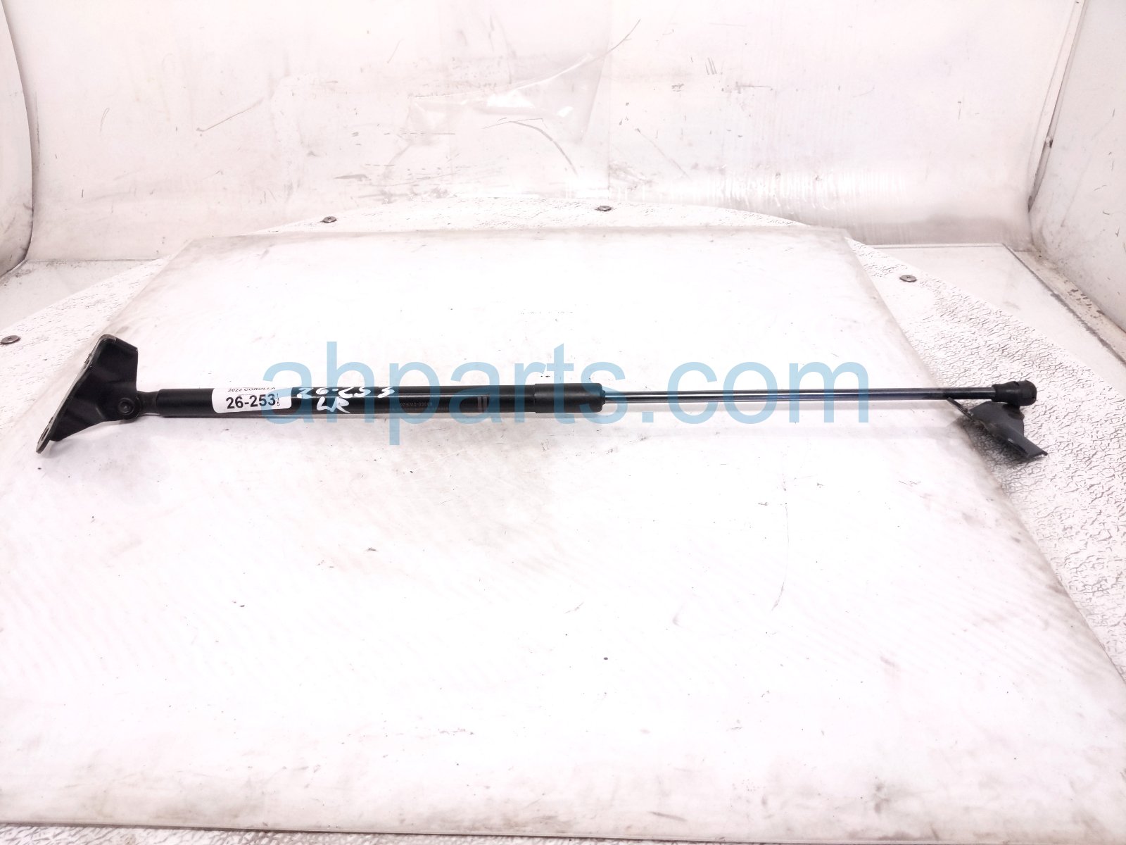 Rear driver TAILGATE SHOCK STRUT