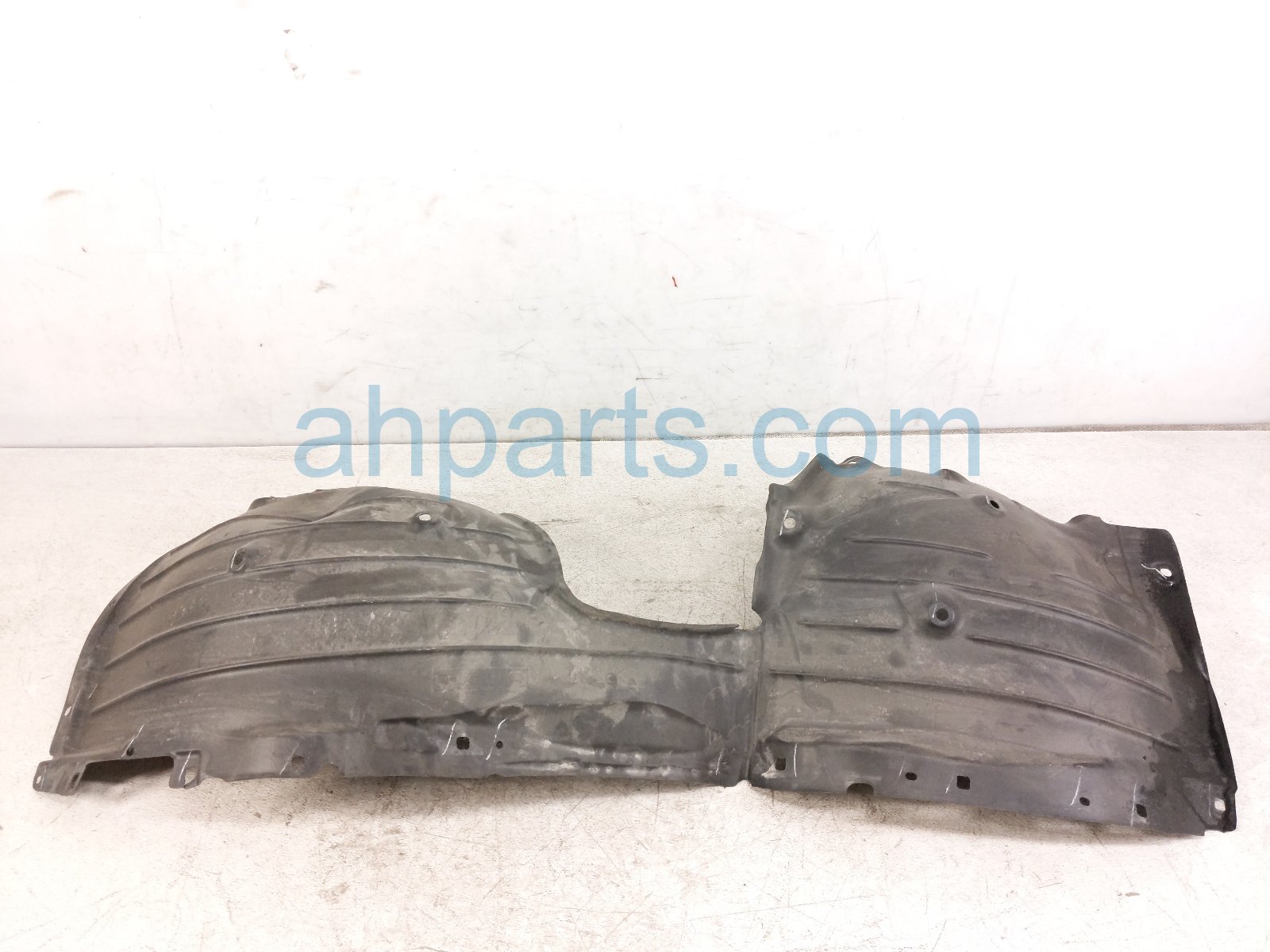Front driver INNER FENDER LINER