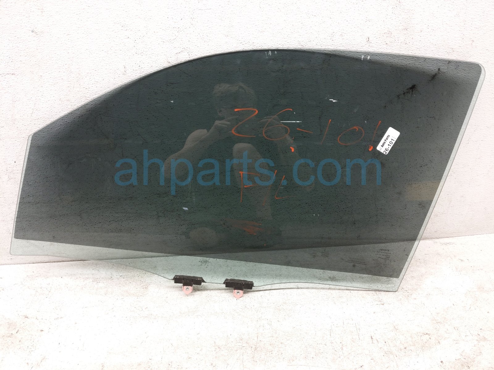$195 Toyota FR/LH DOOR GLASS WINDOW
