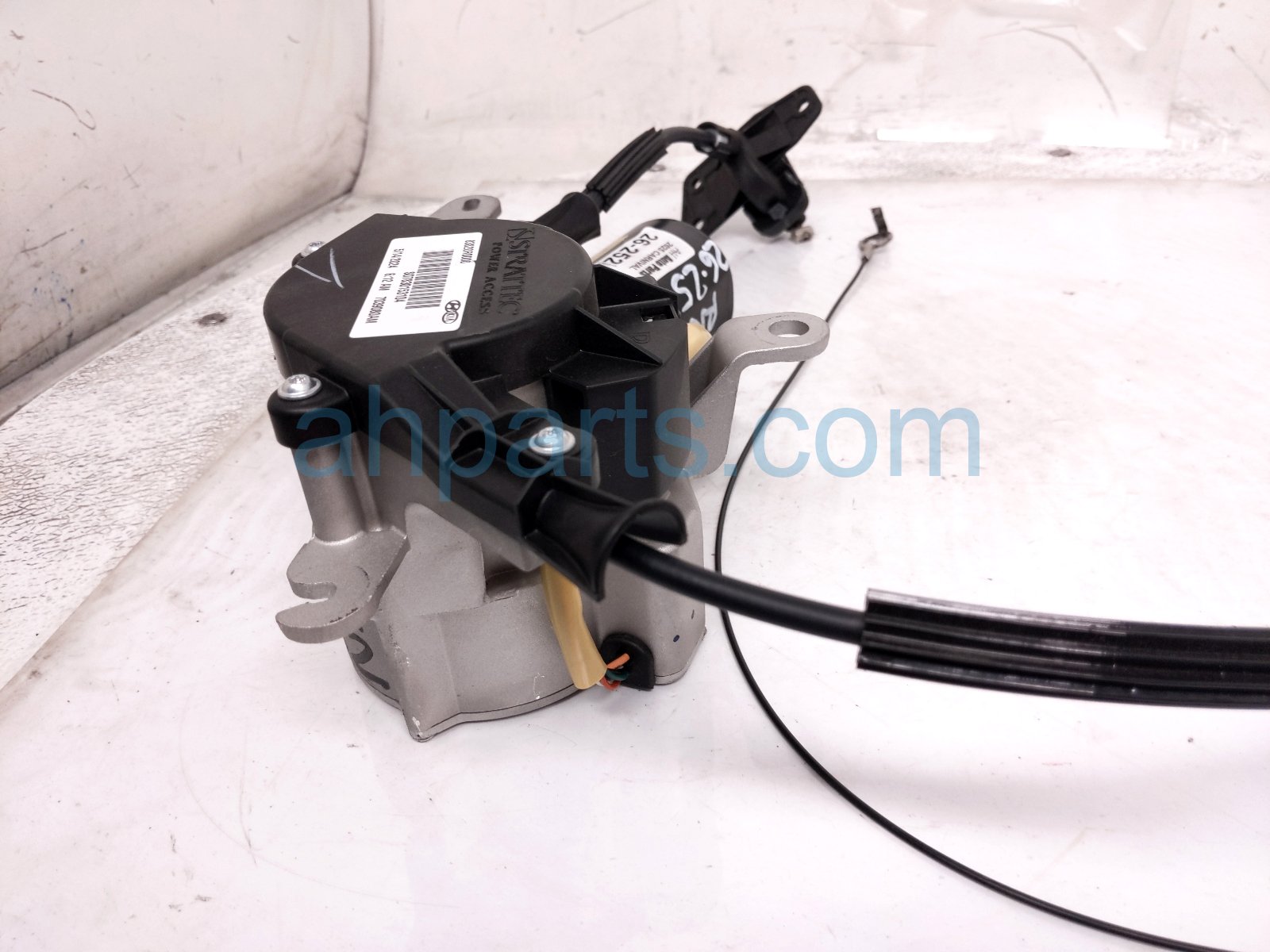 2025 Kia Carnival Rear Passenger Power Sliding Door Motor Assy 83820 R0000 Replacement 2025 Kia Carnival Rear Passenger Power Sliding Door Motor Assy 83820 R0000 Replacement thumbnail