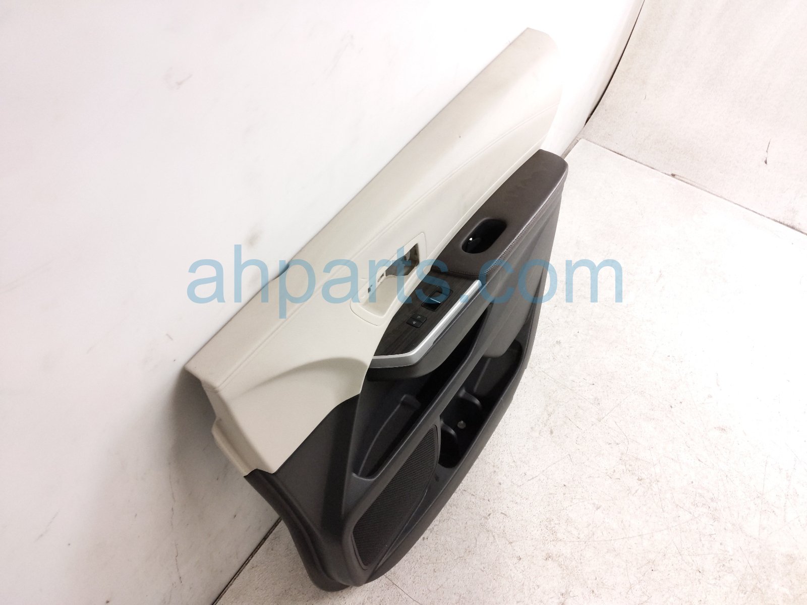 2022 Toyota Sienna Trim / Liner Front Passenger Interior Door Panel Brown 67111 08030 Replacement 2022 Toyota Sienna Trim / Liner Front Passenger Interior Door Panel Brown 67111 08030 Replacement thumbnail