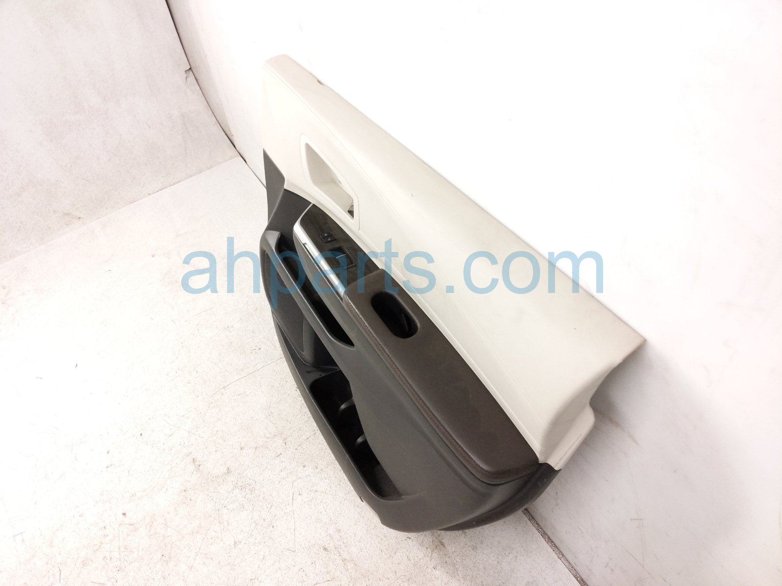 2022 Toyota Sienna Trim / Liner Front Passenger Interior Door Panel Brown 67111 08030 Replacement 2022 Toyota Sienna Trim / Liner Front Passenger Interior Door Panel Brown 67111 08030 Replacement thumbnail