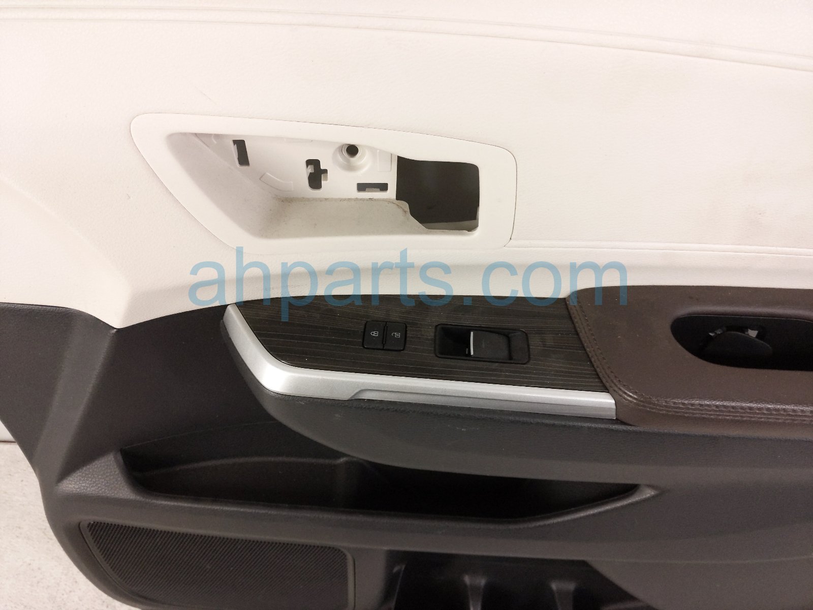 2022 Toyota Sienna Trim / Liner Front Passenger Interior Door Panel Brown 67111 08030 Replacement 2022 Toyota Sienna Trim / Liner Front Passenger Interior Door Panel Brown 67111 08030 Replacement thumbnail