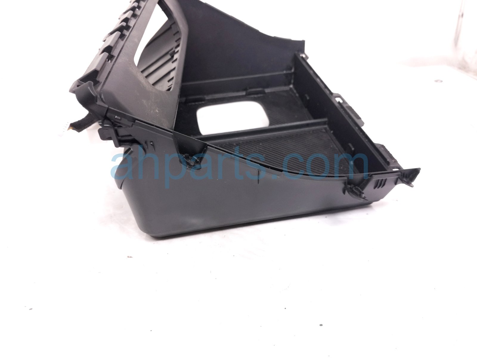 2025 Kia Carnival Center Console Front Tray 846F1 R0350NUP Replacement 2025 Kia Carnival Center Console Front Tray 846F1 R0350NUP Replacement thumbnail