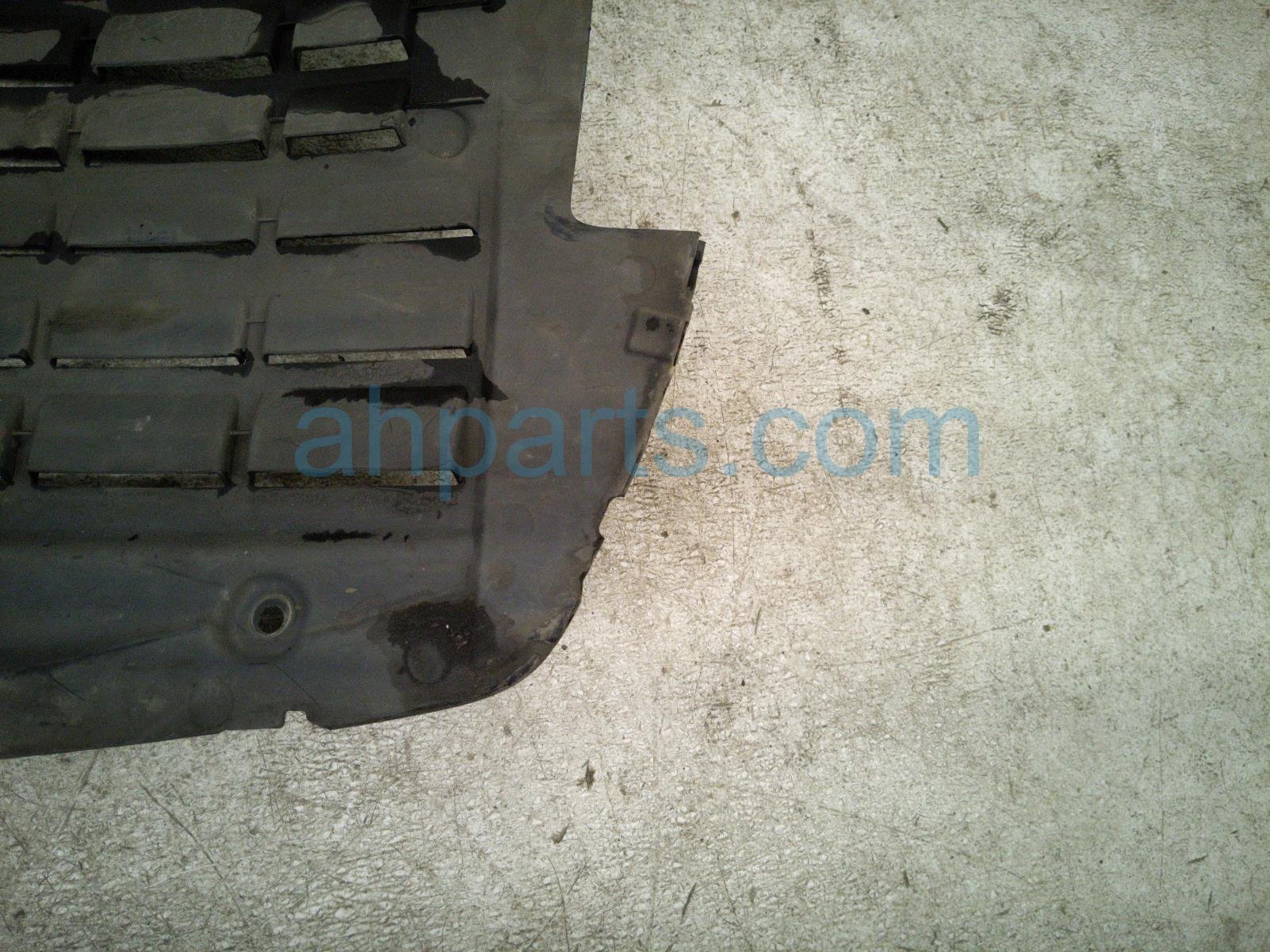 2020 Land Rover Range Rover Sport Front Driver Forward Half Fender Liner LR146223 Replacement 2020 Land Rover Range Rover Sport Front Driver Forward Half Fender Liner LR146223 Replacement thumbnail