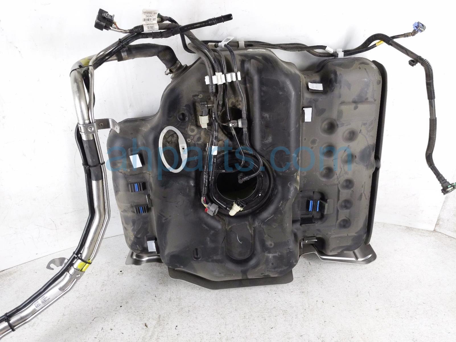GMC GAS / FUEL TANK - 2.5L AT FWD