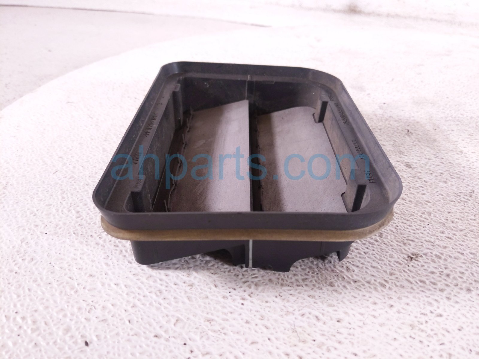 2019 Honda Accord Rear Driver Cabin Air Exhauster Vent 75450 TBA A02 Replacement 2019 Honda Accord Rear Driver Cabin Air Exhauster Vent 75450 TBA A02 Replacement thumbnail
