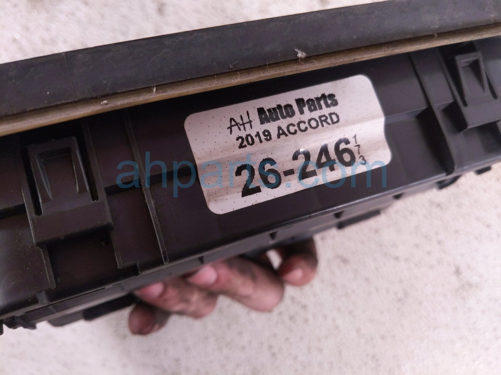2019 Honda Accord Rear Driver Cabin Air Exhauster Vent 75450 TBA A02 Replacement 2019 Honda Accord Rear Driver Cabin Air Exhauster Vent 75450 TBA A02 Replacement thumbnail
