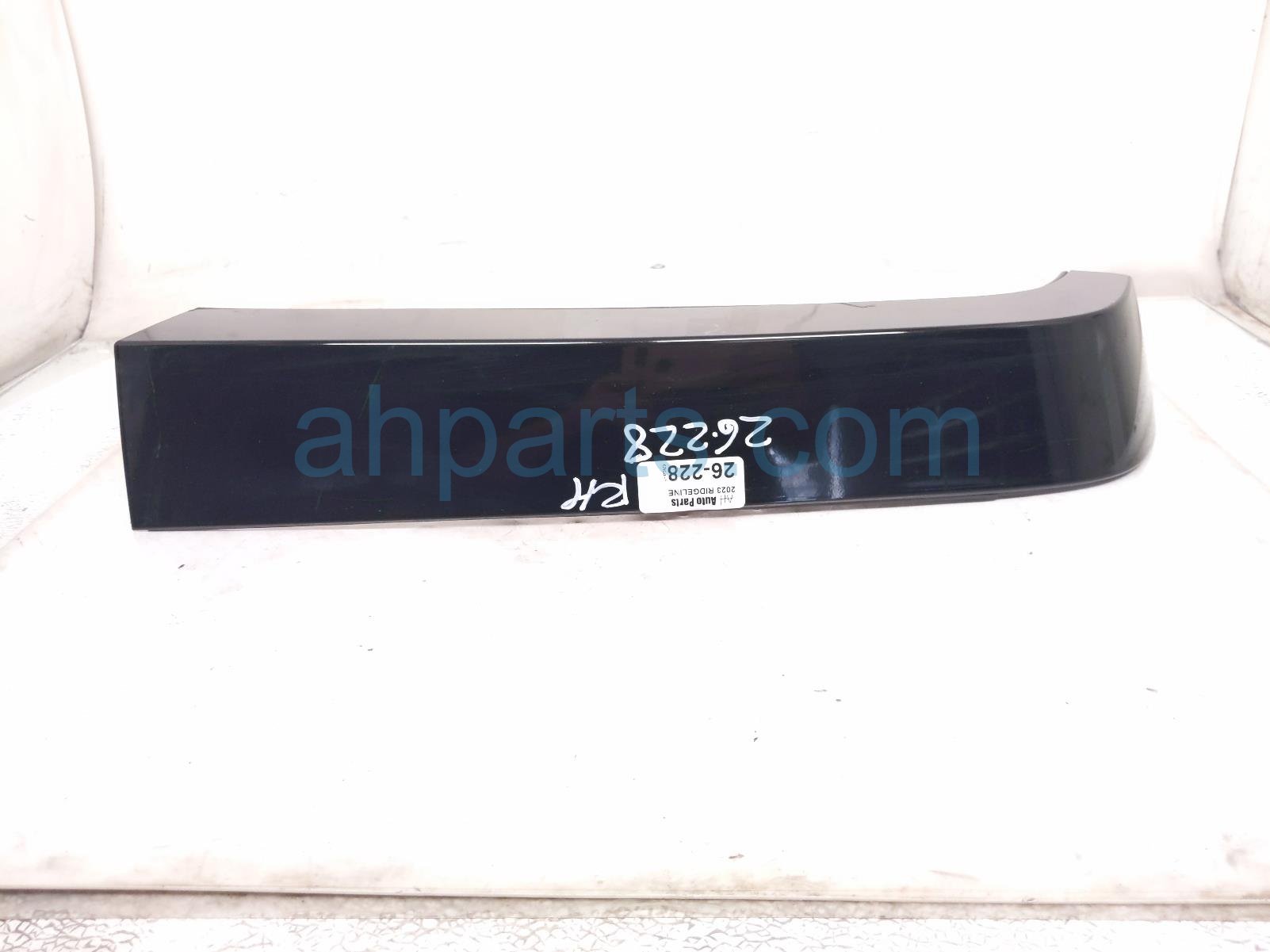 Honda RH C PILLAR MOULDING - BLACK Honda RH C PILLAR MOULDING - BLACK