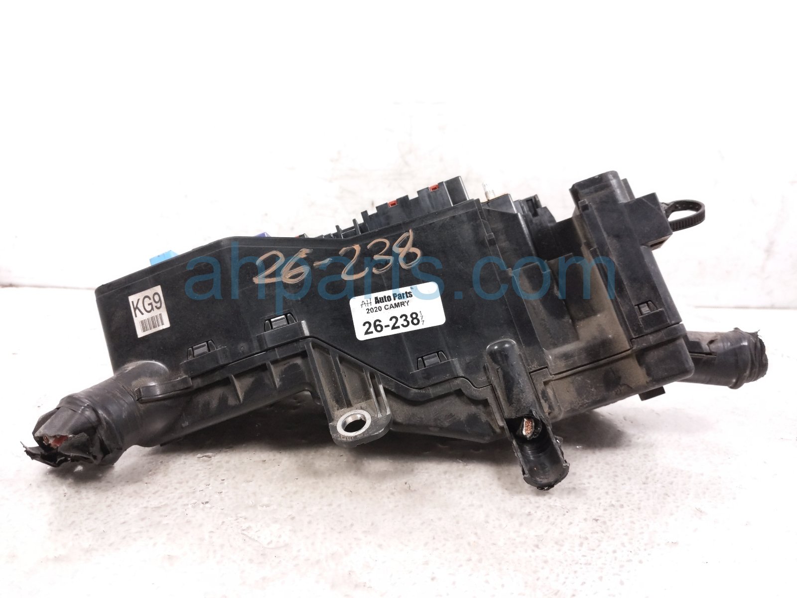 2020 Toyota Camry Engine Fuse Box 2.5l Fwd 82610 33130 Replacement 2020 Toyota Camry Engine Fuse Box 2.5l Fwd 82610 33130 Replacement thumbnail