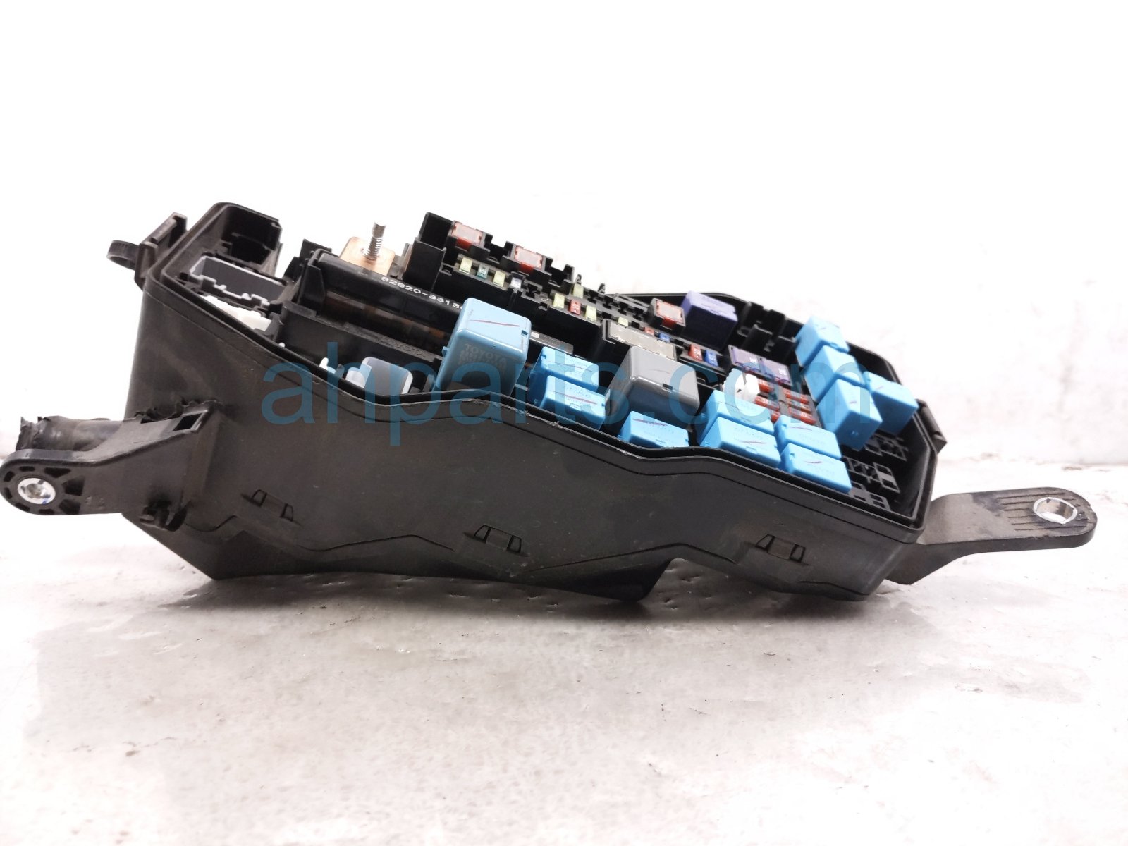 2020 Toyota Camry Engine Fuse Box 2.5l Fwd 82610 33130 Replacement 2020 Toyota Camry Engine Fuse Box 2.5l Fwd 82610 33130 Replacement thumbnail