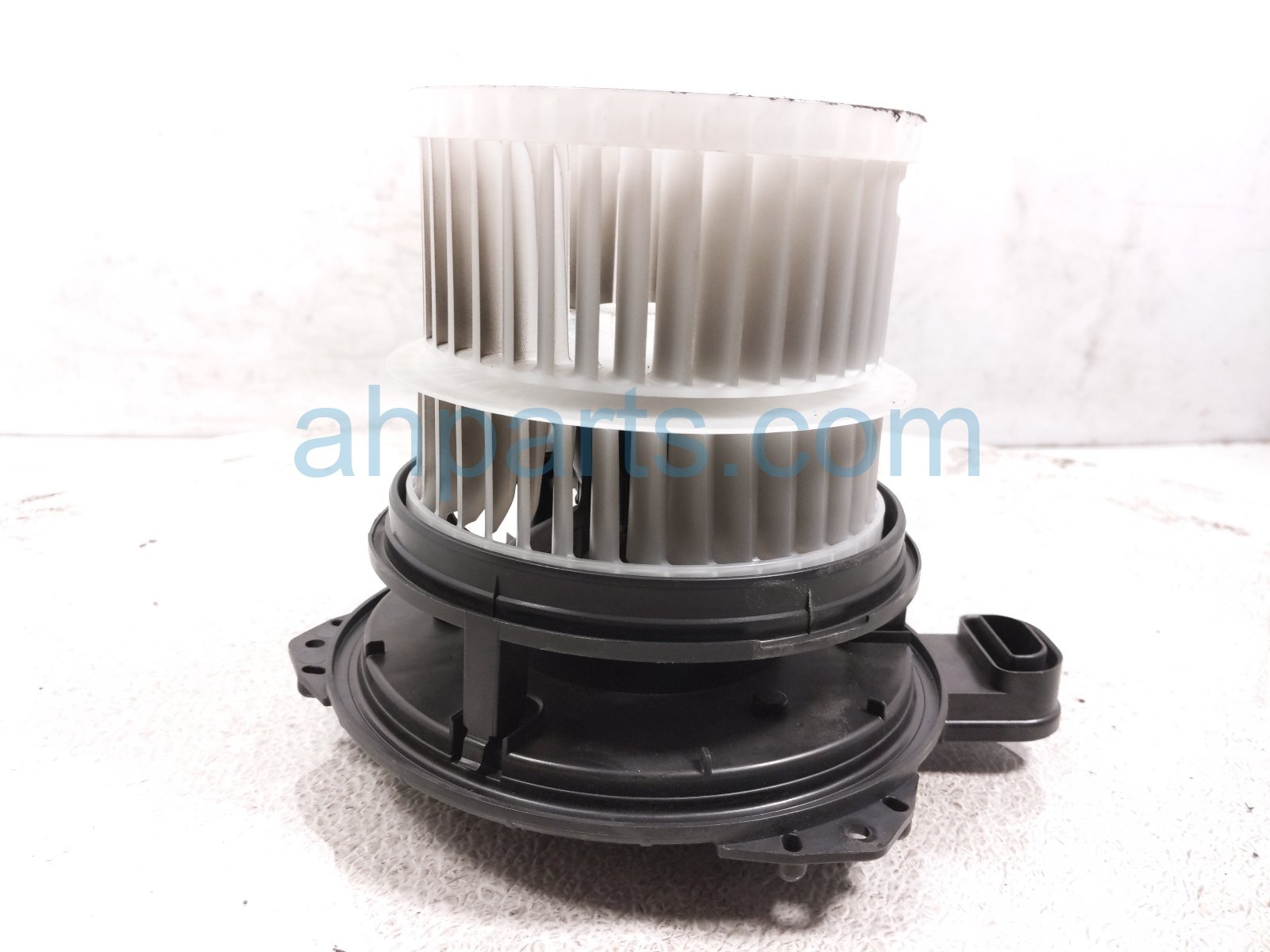 Toyota A/C BLOWER MOTOR - FRONT