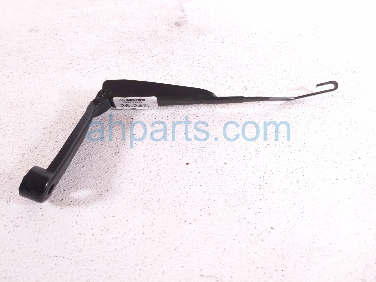 Honda LH WINDSHIELD WIPER ARM