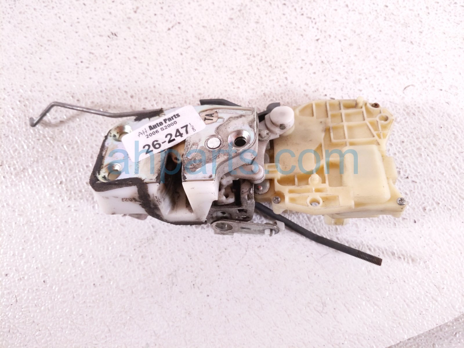 Honda RH DOOR LATCH LOCK ACTUATOR