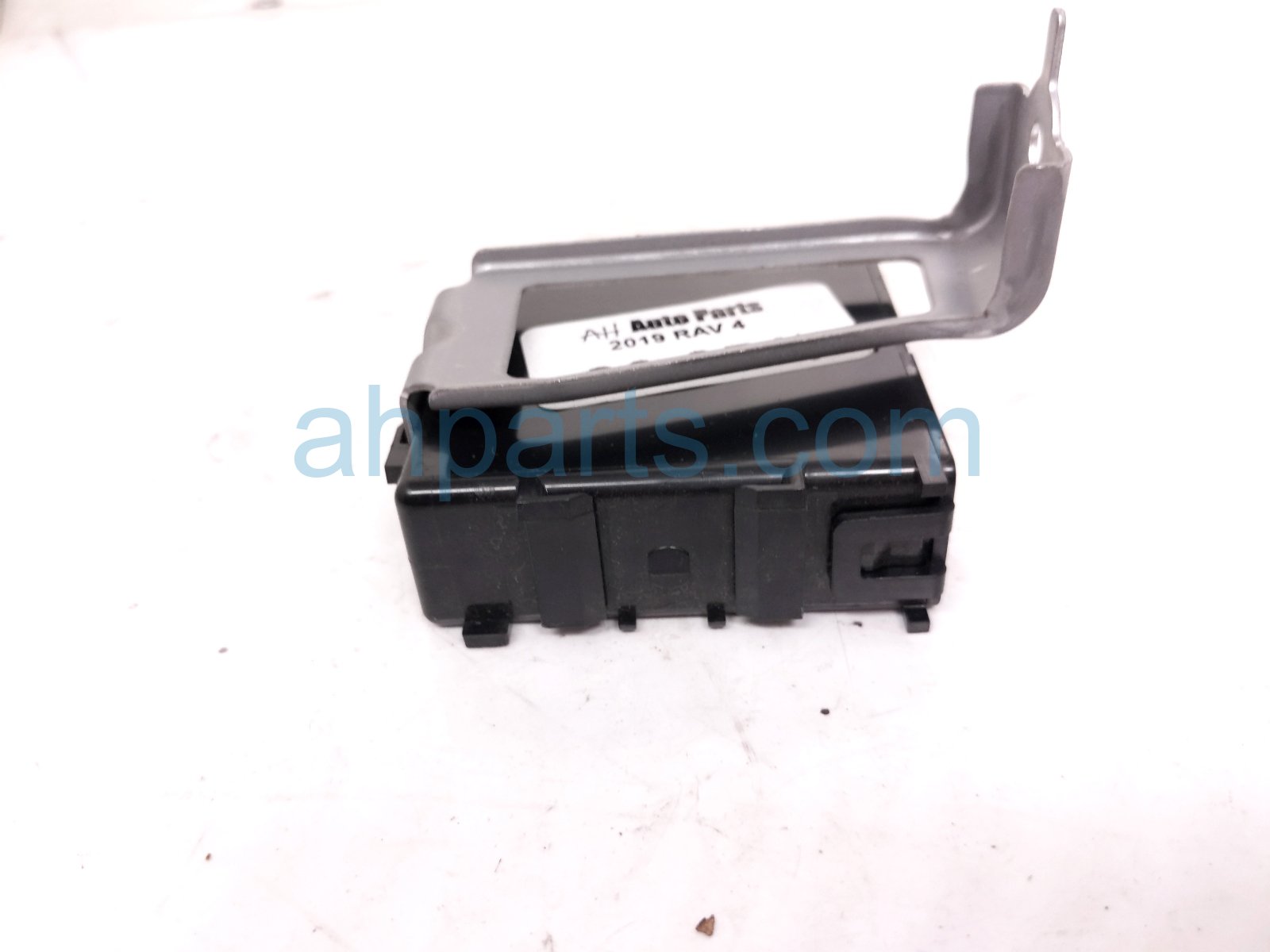 2019 Toyota Rav 4 Windshield Relay Assy 85940 42040 Replacement 2019 Toyota Rav 4 Windshield Relay Assy 85940 42040 Replacement thumbnail