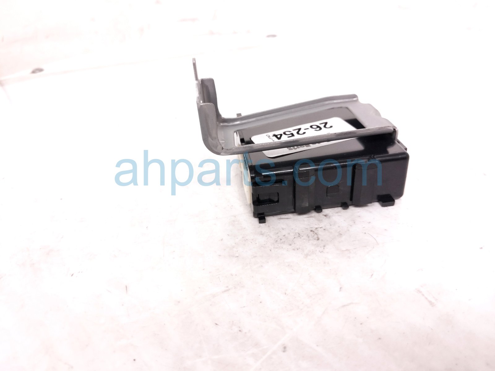 2019 Toyota Rav 4 Windshield Relay Assy 85940 42040 Replacement 2019 Toyota Rav 4 Windshield Relay Assy 85940 42040 Replacement thumbnail