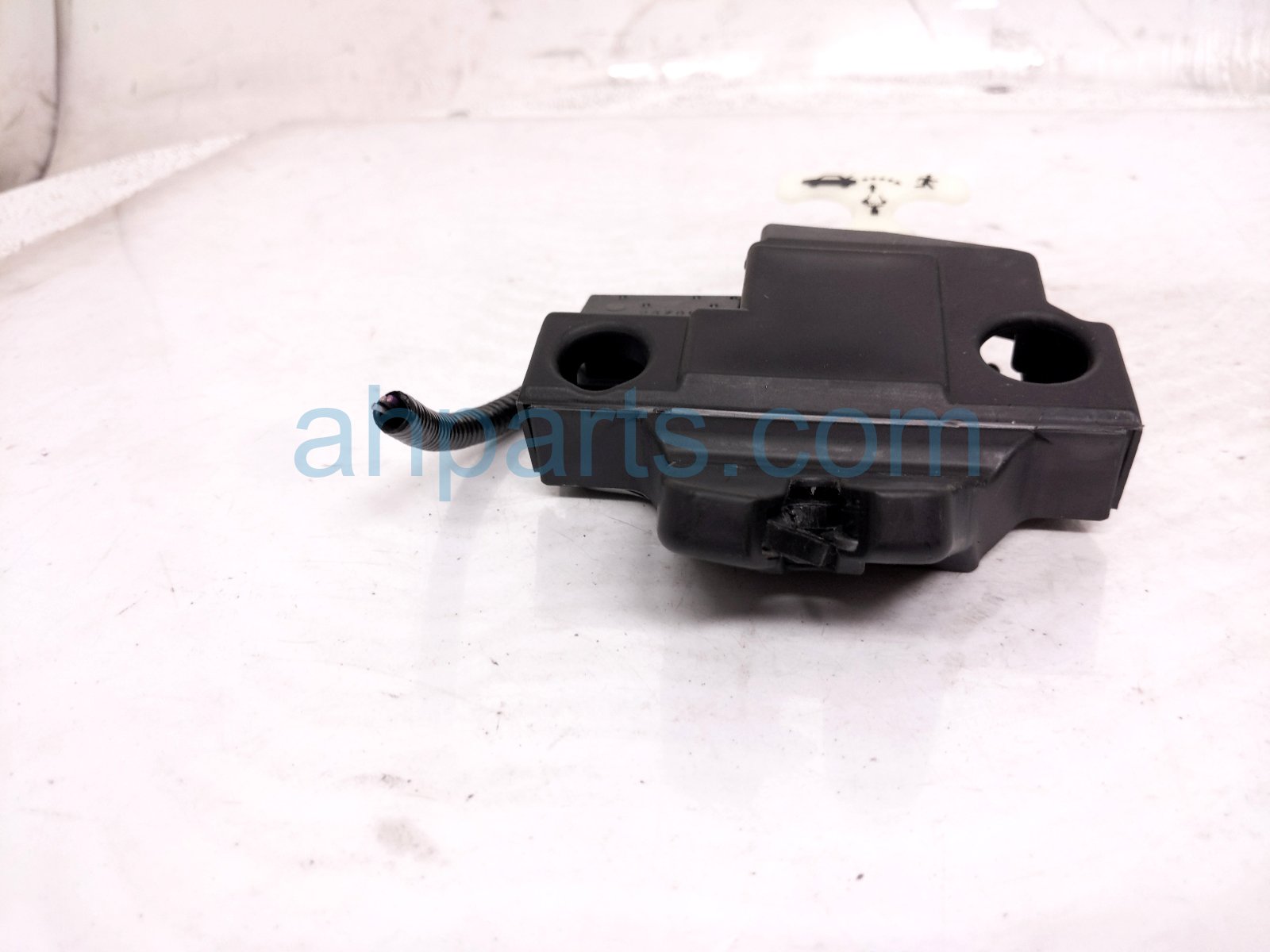 2026 Toyota Camry Trunk Lock / Latch Assy 64600 AQ010 Replacement 2026 Toyota Camry Trunk Lock / Latch Assy 64600 AQ010 Replacement thumbnail