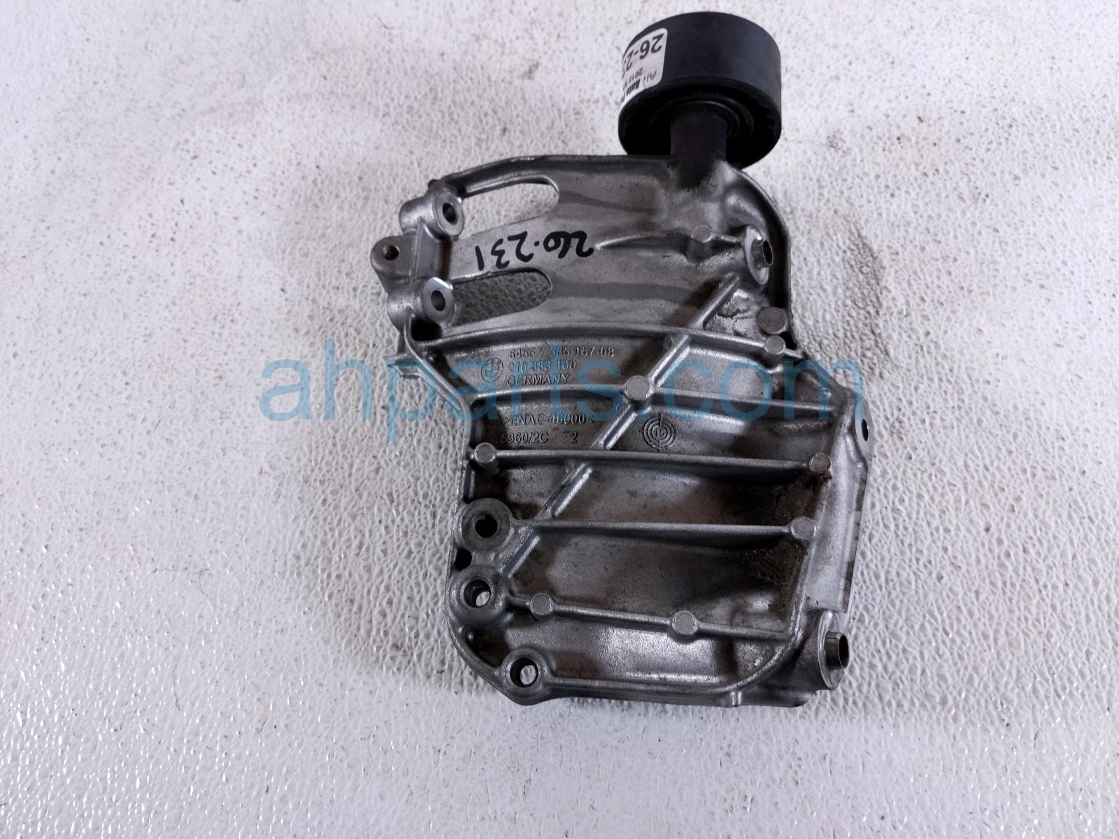 BMW AC COMPRESSOR BRKT W/PULLEY - 3.0L