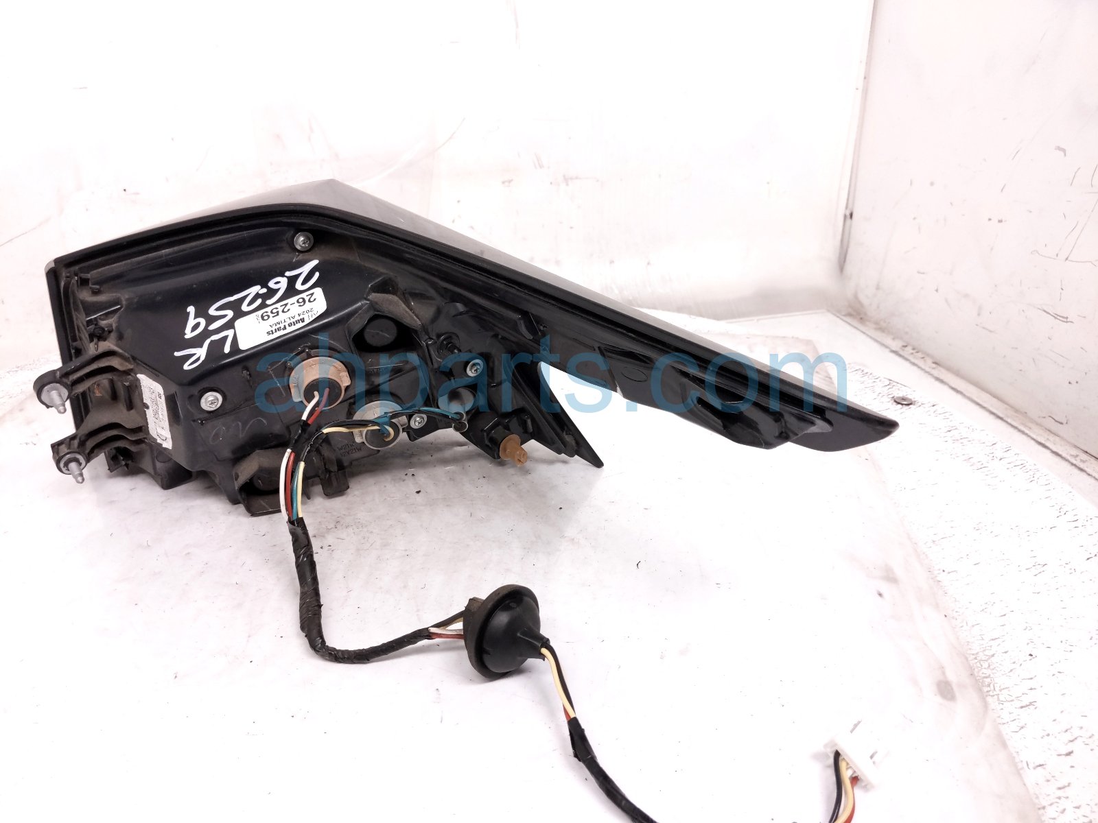 2024 Nissan Altima Light / Rear Driver Tail Lamp (on Body) 26555 6CA1B Replacement 2024 Nissan Altima Light / Rear Driver Tail Lamp (on Body) 26555 6CA1B Replacement thumbnail