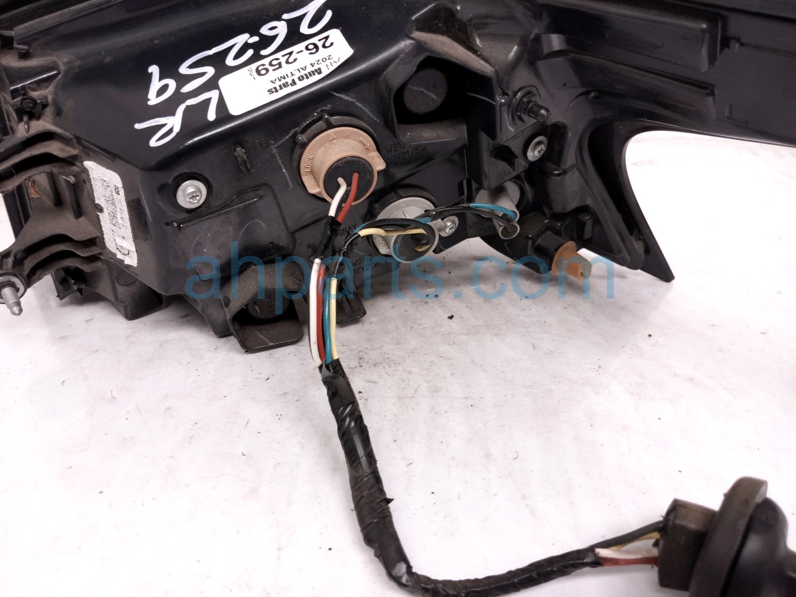 2024 Nissan Altima Light / Rear Driver Tail Lamp (on Body) 26555 6CA1B Replacement 2024 Nissan Altima Light / Rear Driver Tail Lamp (on Body) 26555 6CA1B Replacement thumbnail