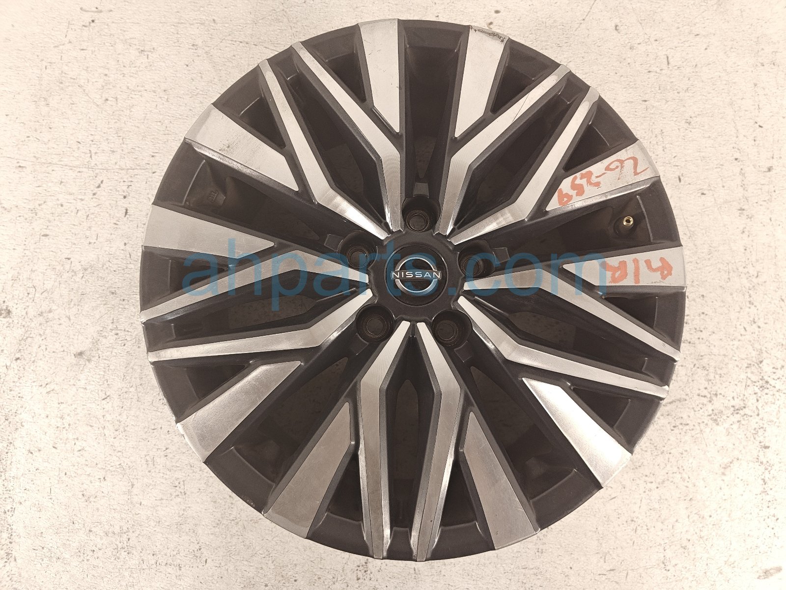 Nissan RR/RH WHEEL / RIM