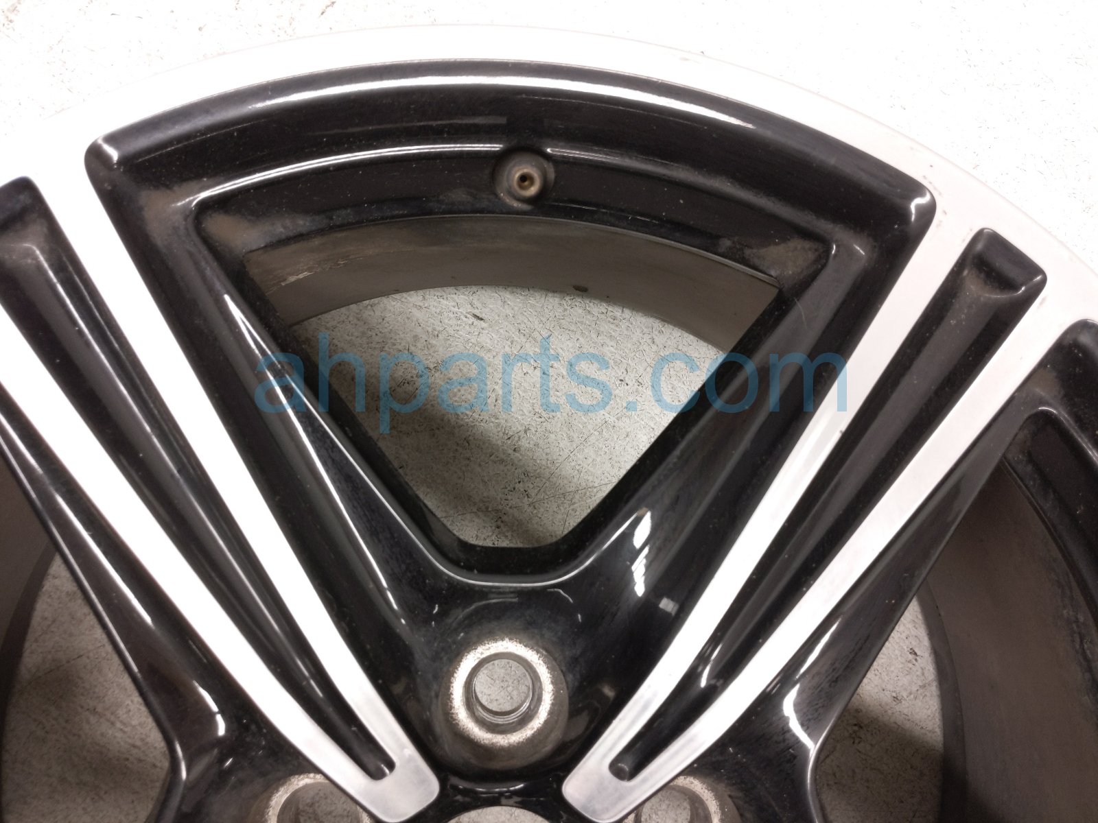 2024 Ford Mustang Front Passenger Wheel / Rim 18x8 PR3C 1007 AA Replacement 2024 Ford Mustang Front Passenger Wheel / Rim 18x8 PR3C 1007 AA Replacement thumbnail