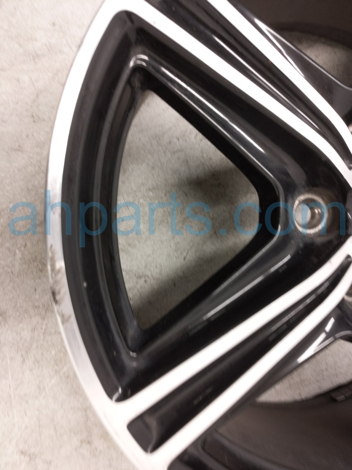 2024 Ford Mustang Rear Passenger Wheel / Rim 18x8 PR3C 1007 AA Replacement 2024 Ford Mustang Rear Passenger Wheel / Rim 18x8 PR3C 1007 AA Replacement thumbnail