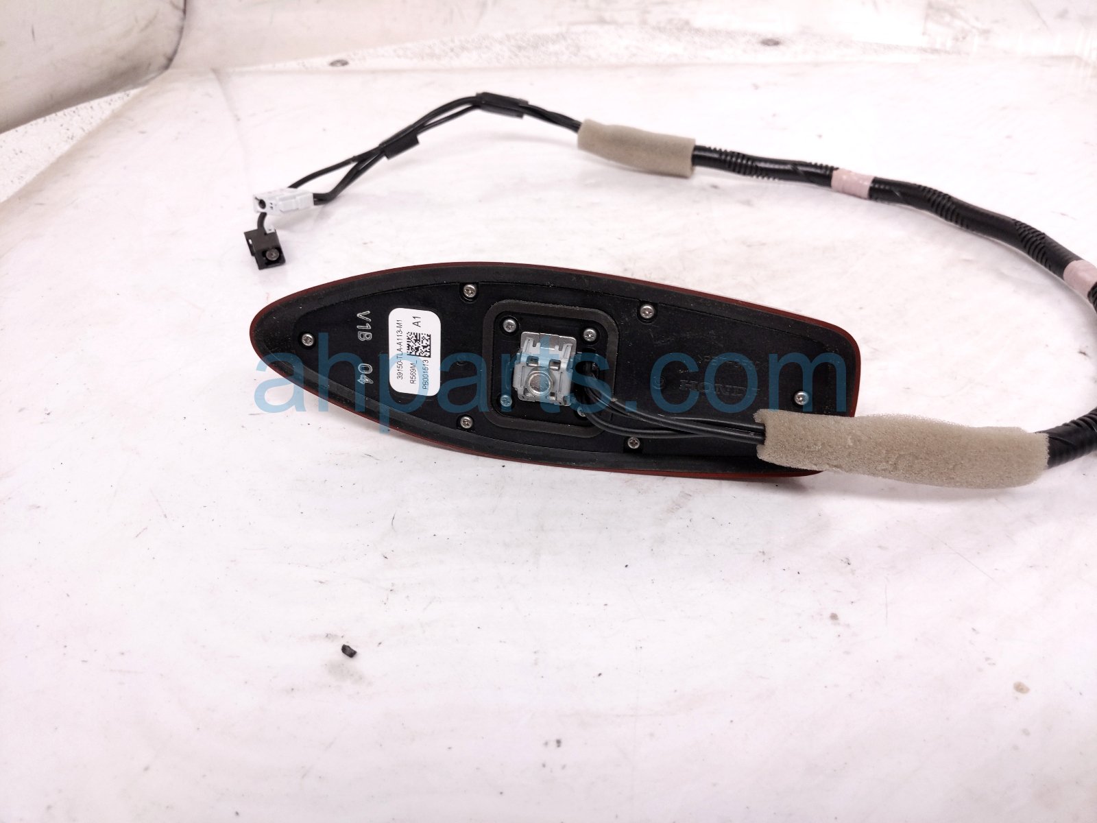 2021 Honda CR V Antenna Roof Mtd Shark Fin Red 39150 TLA A11ZN Replacement 2021 Honda CR V Antenna Roof Mtd Shark Fin Red 39150 TLA A11ZN Replacement thumbnail