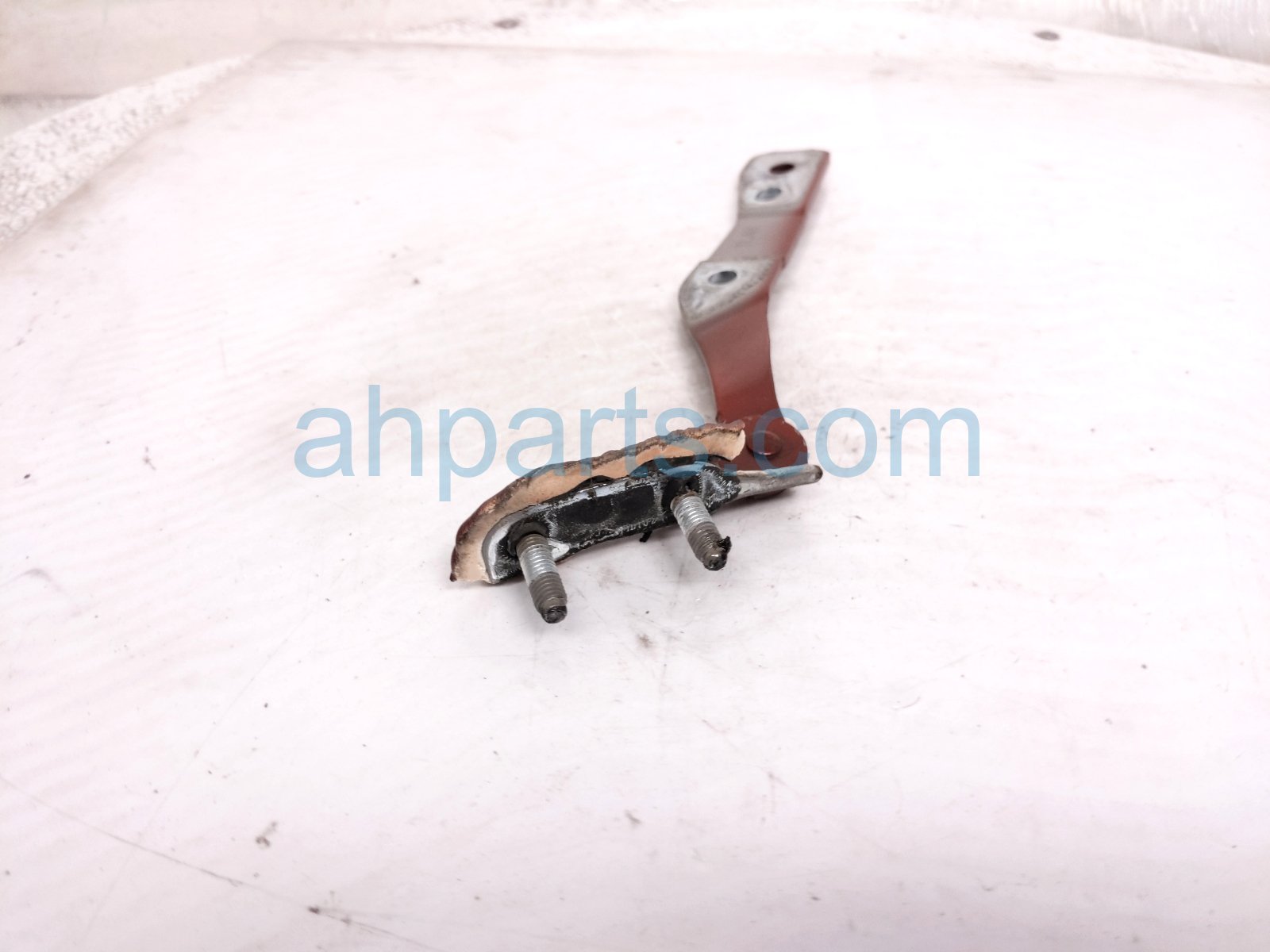 2021 Honda CR V Passenger Tailgate Hinge Red 68210 TLA A01ZZ Replacement 2021 Honda CR V Passenger Tailgate Hinge Red 68210 TLA A01ZZ Replacement thumbnail