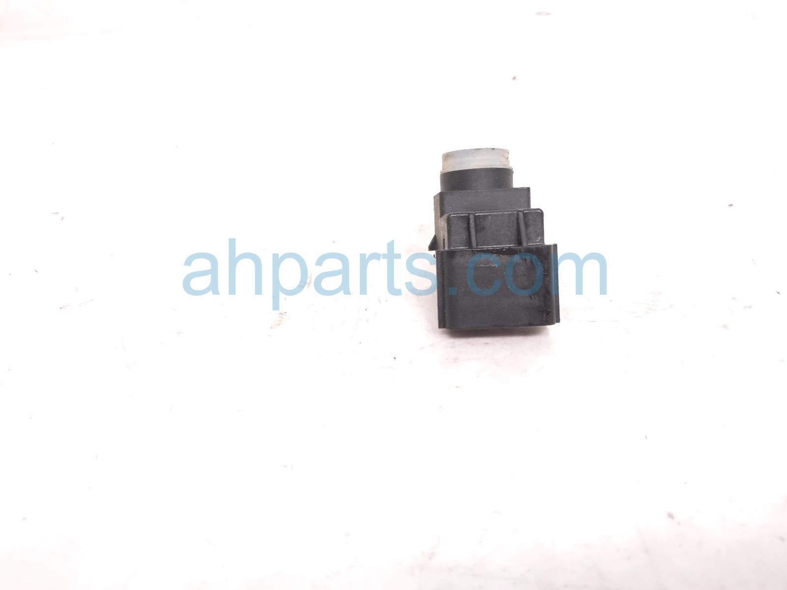2023 Kia Telluride Single Parking Aid Sensor Silver 99310 S1700 Replacement 2023 Kia Telluride Single Parking Aid Sensor Silver 99310 S1700 Replacement thumbnail