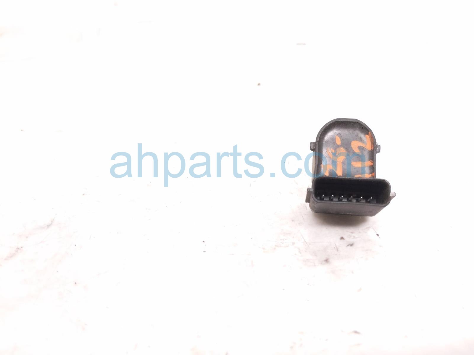 2023 Kia Telluride Single Parking Aid Sensor Silver 99310 S1700 Replacement 2023 Kia Telluride Single Parking Aid Sensor Silver 99310 S1700 Replacement thumbnail