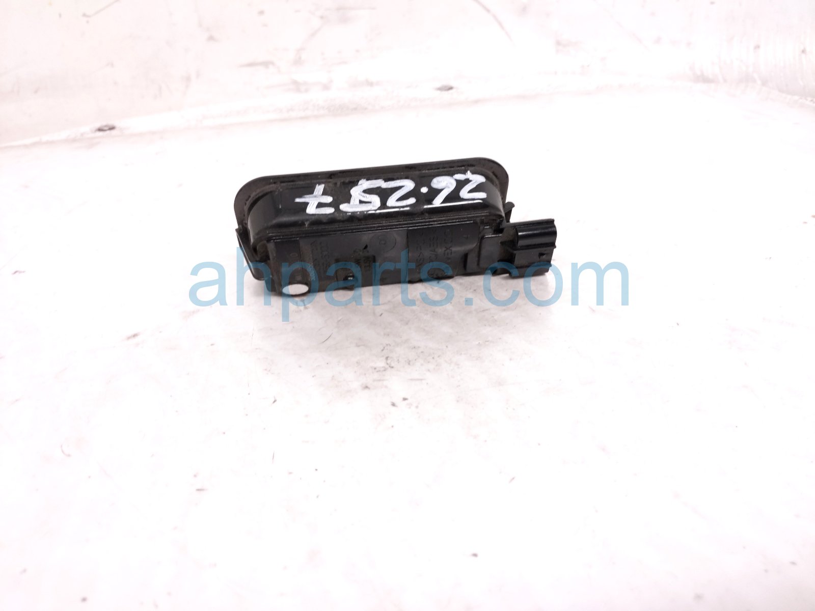 2021 Honda CR V Outside/exterior Door Handle Rear Trunk Release Switch W/light 34100 TLA A01 Replacement 2021 Honda CR V Outside/exterior Door Handle Rear Trunk Release Switch W/light 34100 TLA A01 Replacement thumbnail
