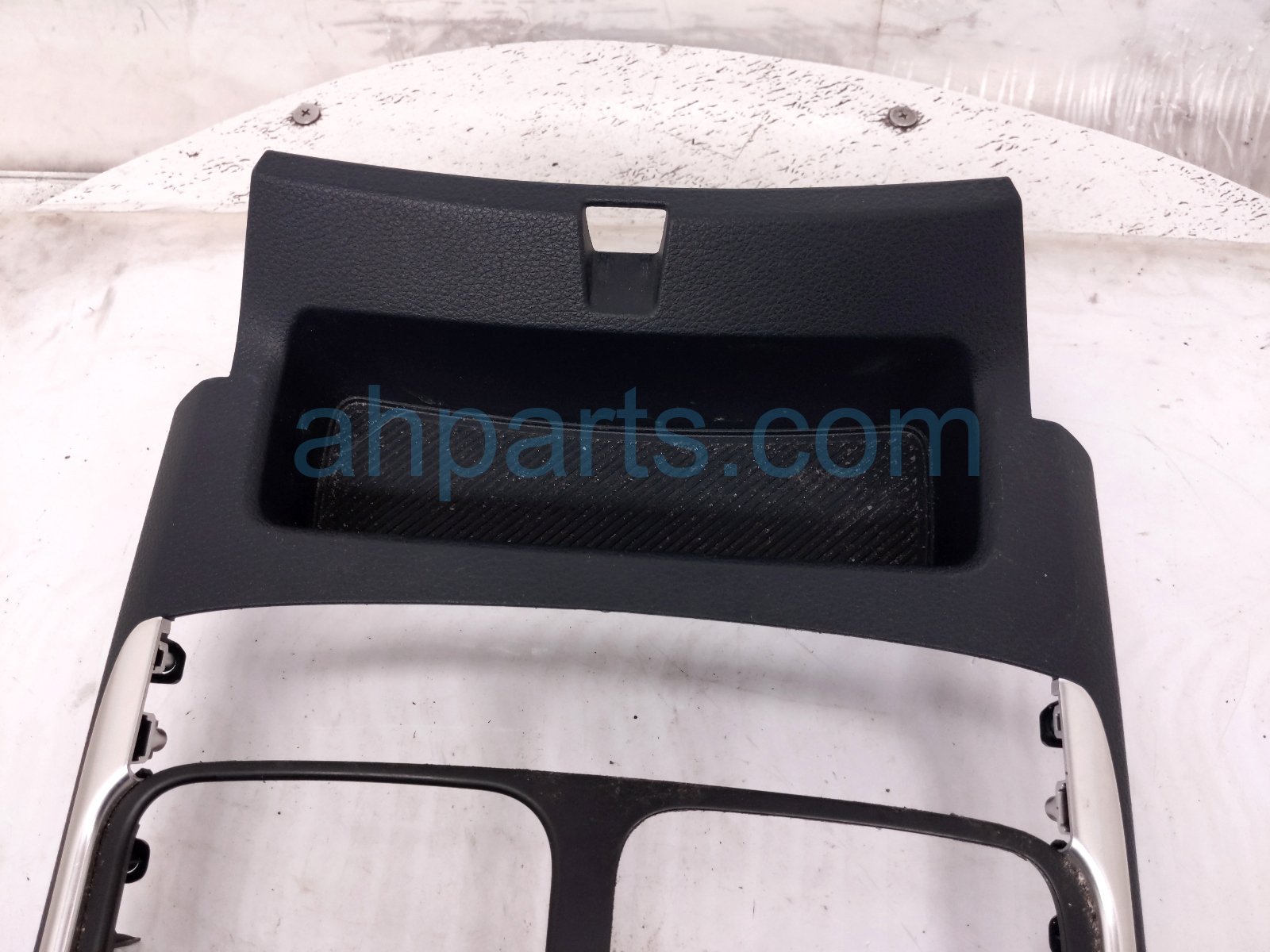 2025 Kia Carnival Center Console Upper Trim Black 84659 R0300OFB Replacement 2025 Kia Carnival Center Console Upper Trim Black 84659 R0300OFB Replacement thumbnail